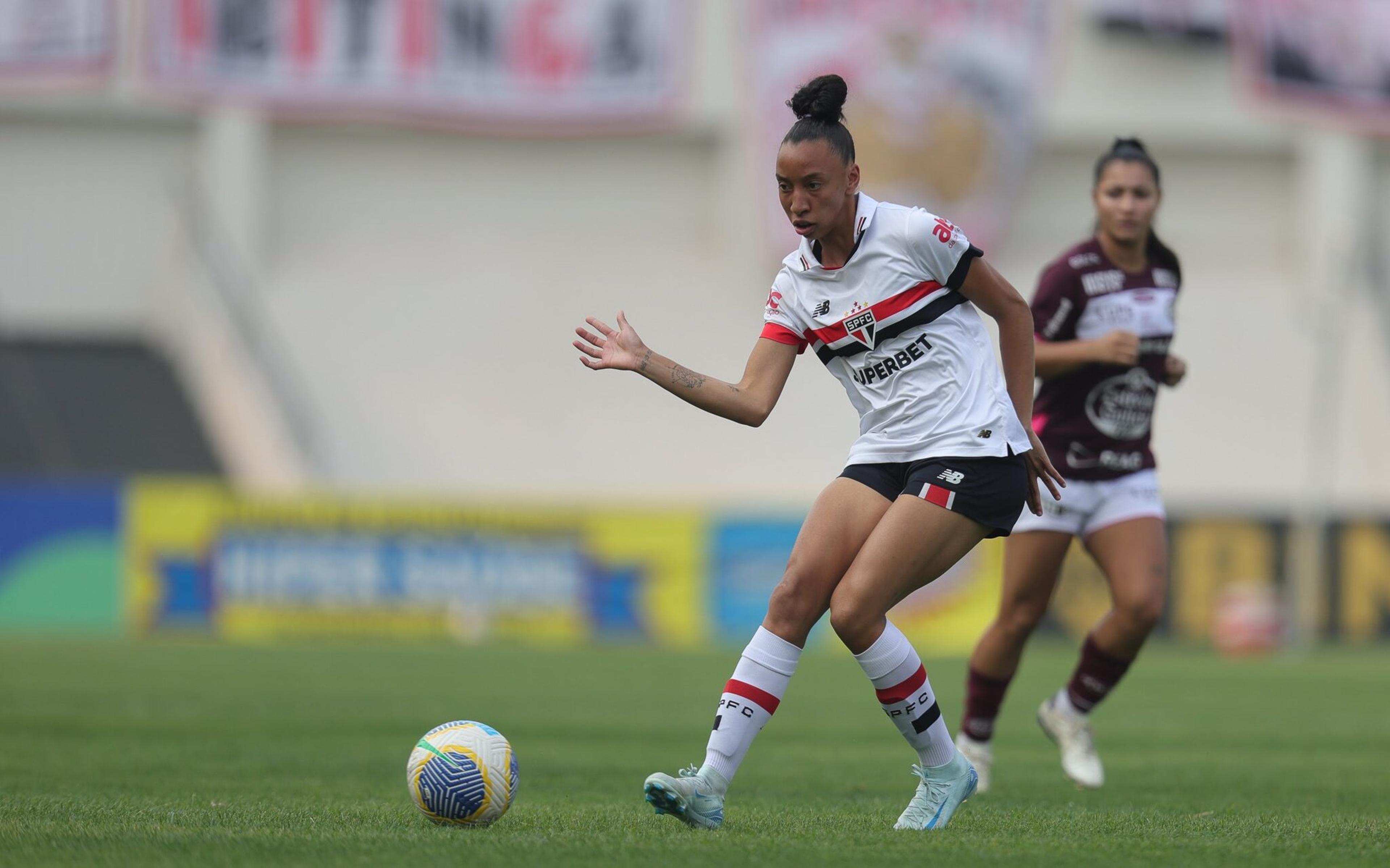 Com atuação brilhante de Carlinha, São Paulo supera a Ferroviária nos pênaltis e avança à Final do Brasileirão Feminino