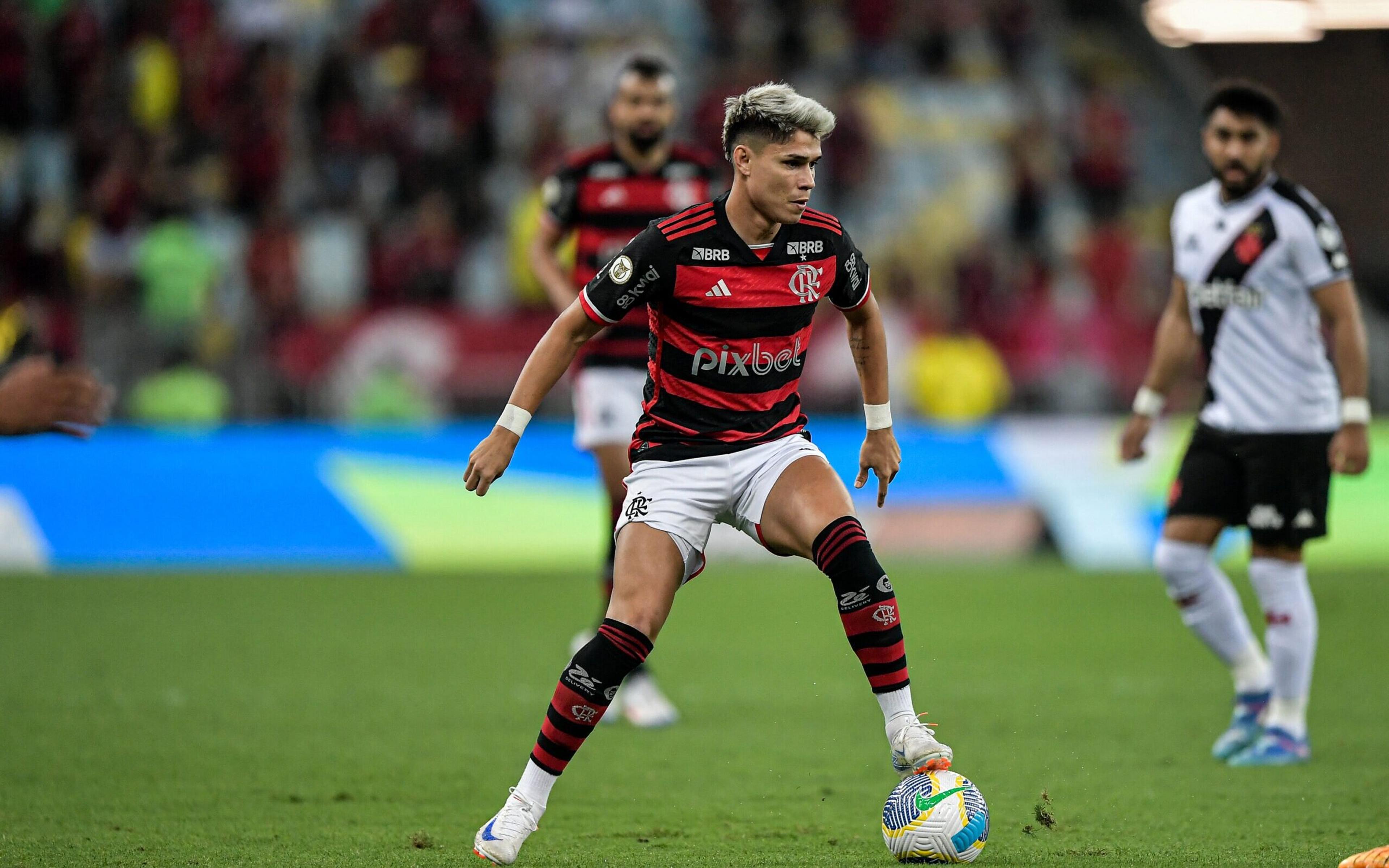 Flamengo se pronuncia sobre lesão de Luiz Araújo no clássico contra o Vasco