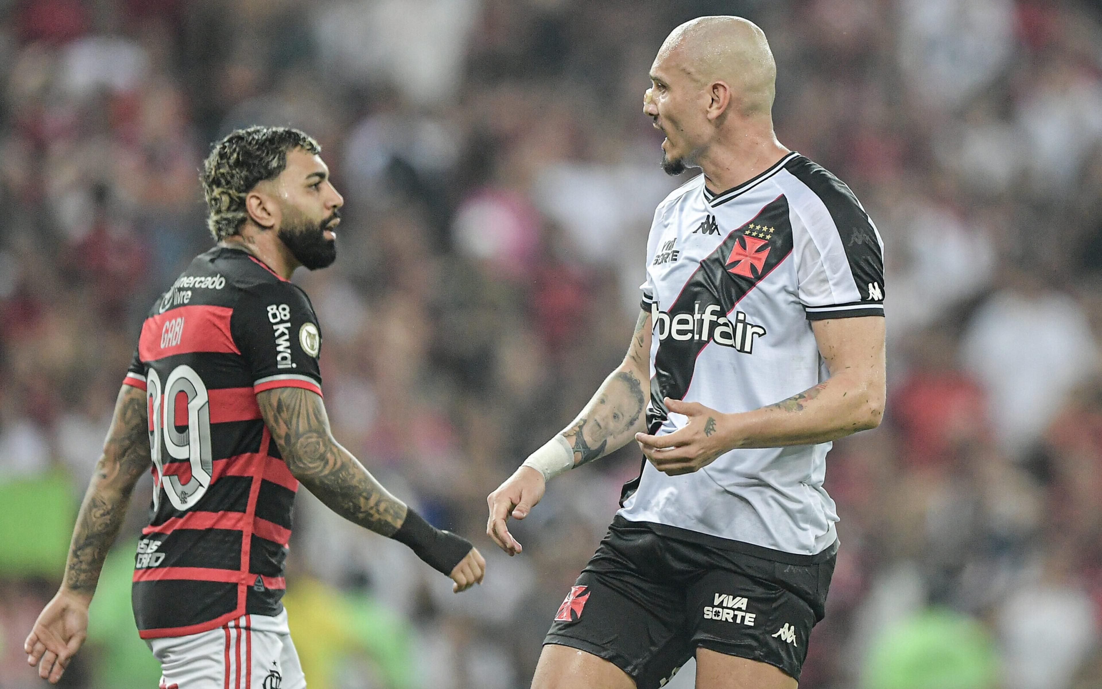 Tite escolhe Carlinhos, e Gabigol perde espaço no Flamengo mesmo com lesão de Pedro