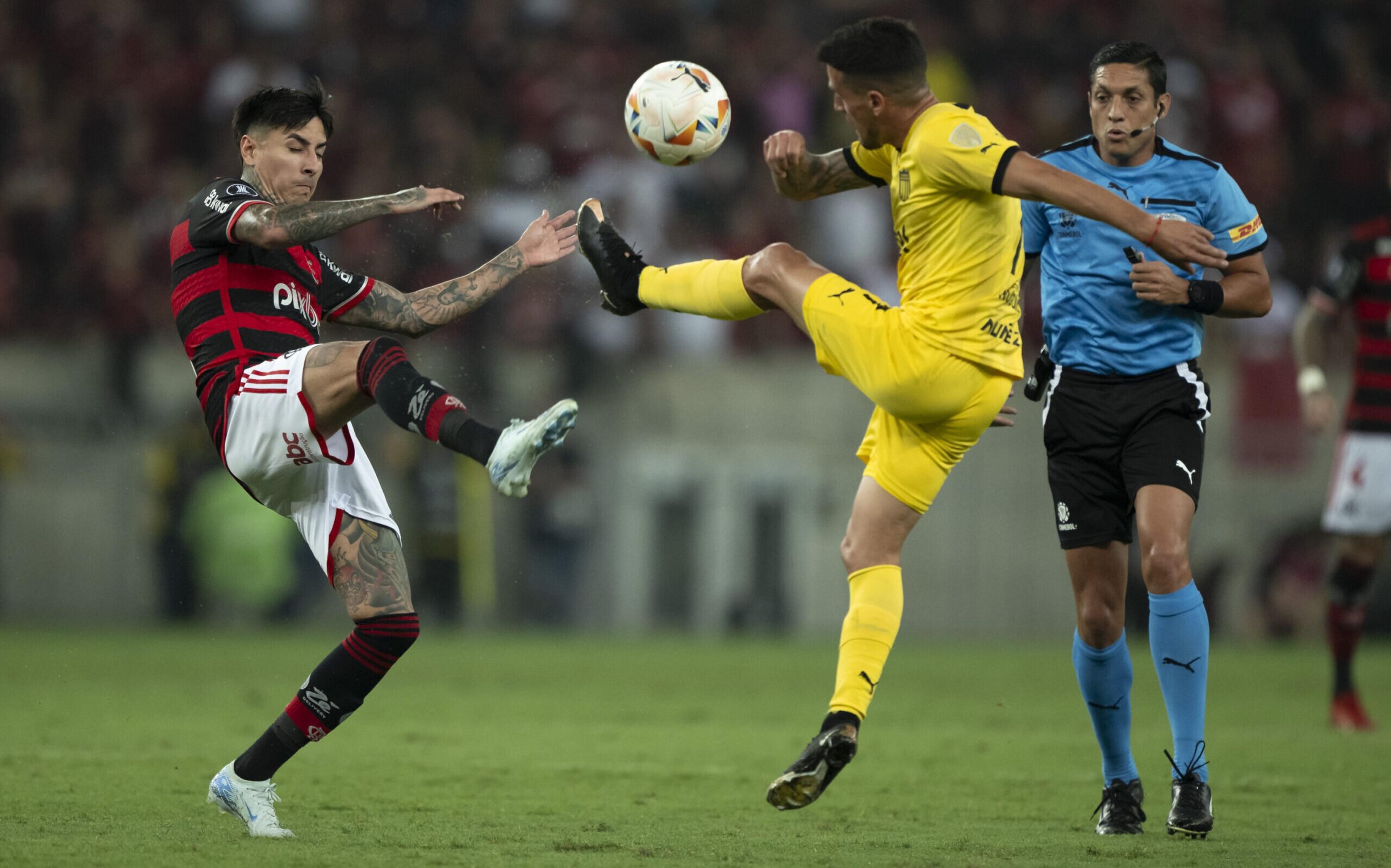 Torcedores do Flamengo detonam Pulgar e escolha de Tite: ‘Erro vergonhoso’