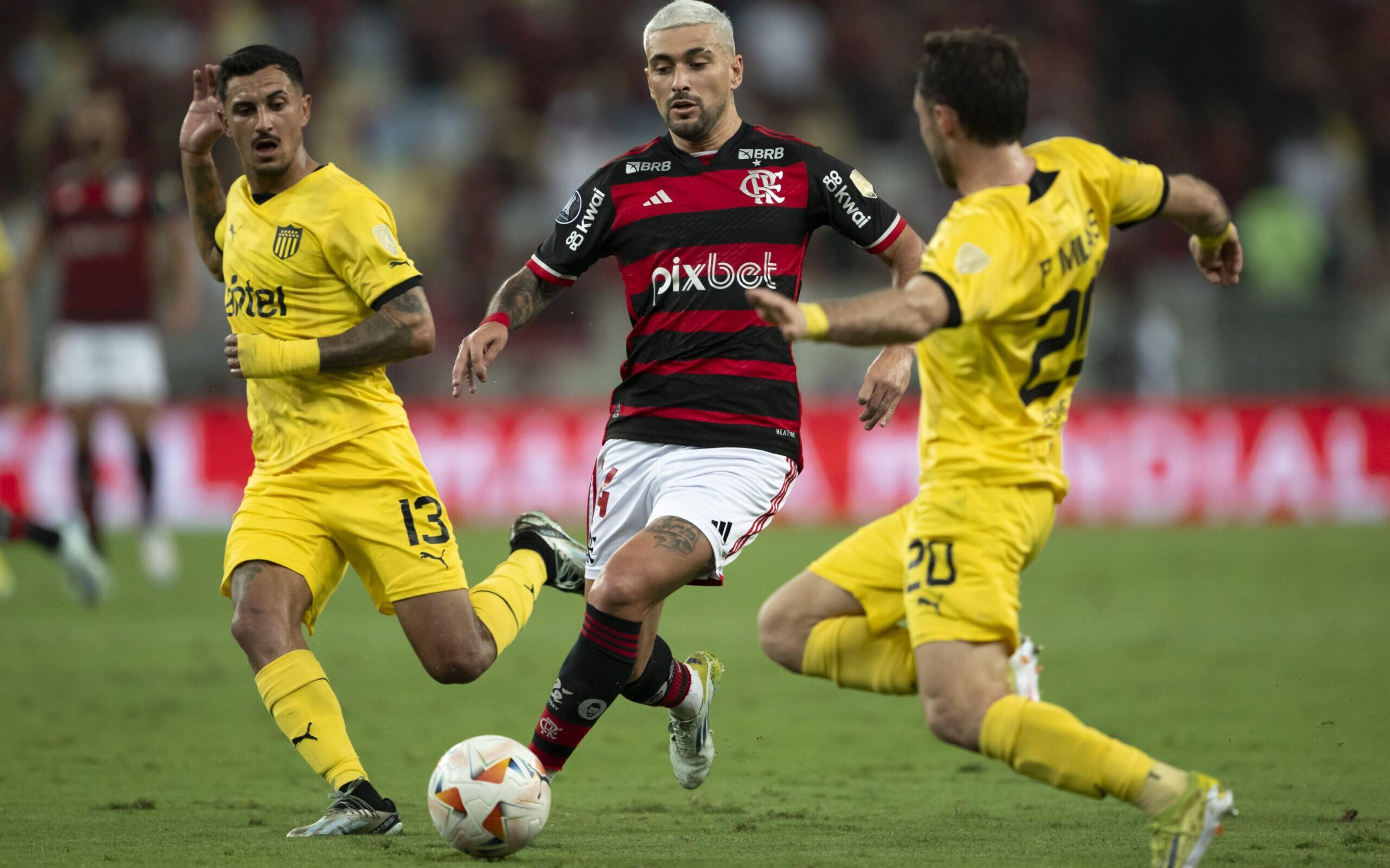 Uruguaios do Flamengo podem ajudar a quebrar tabu diante do Peñarol? Veja retrospectos