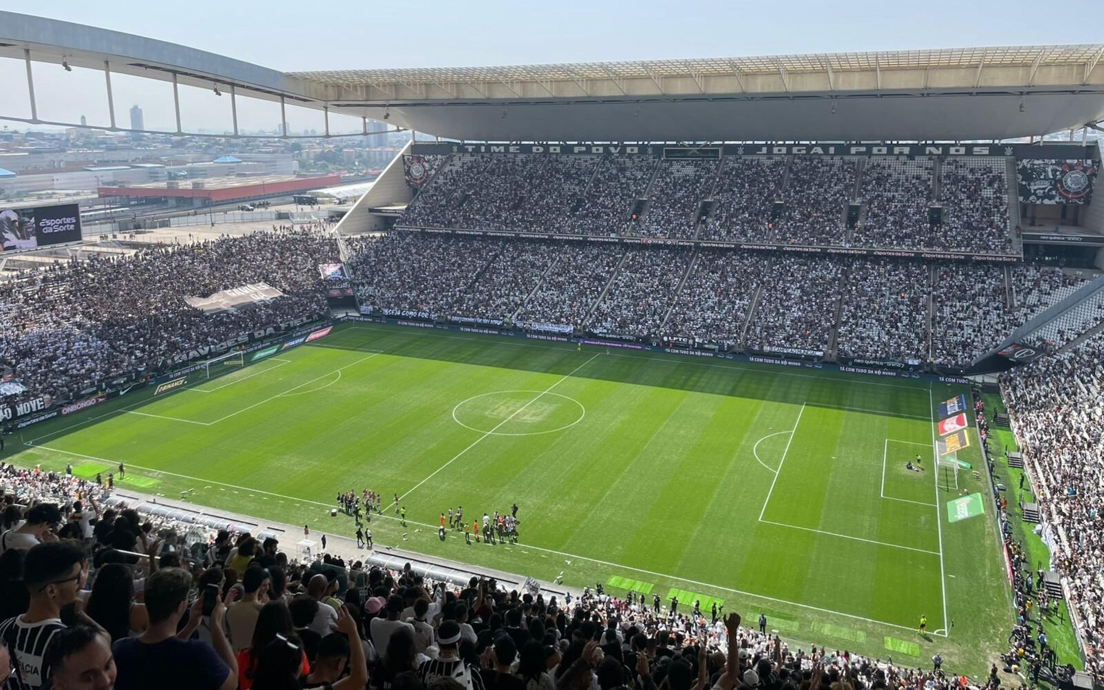 Final do Brasileirão Feminino constrói atmosfera de euforia entre torcedores na Neo Química Arena