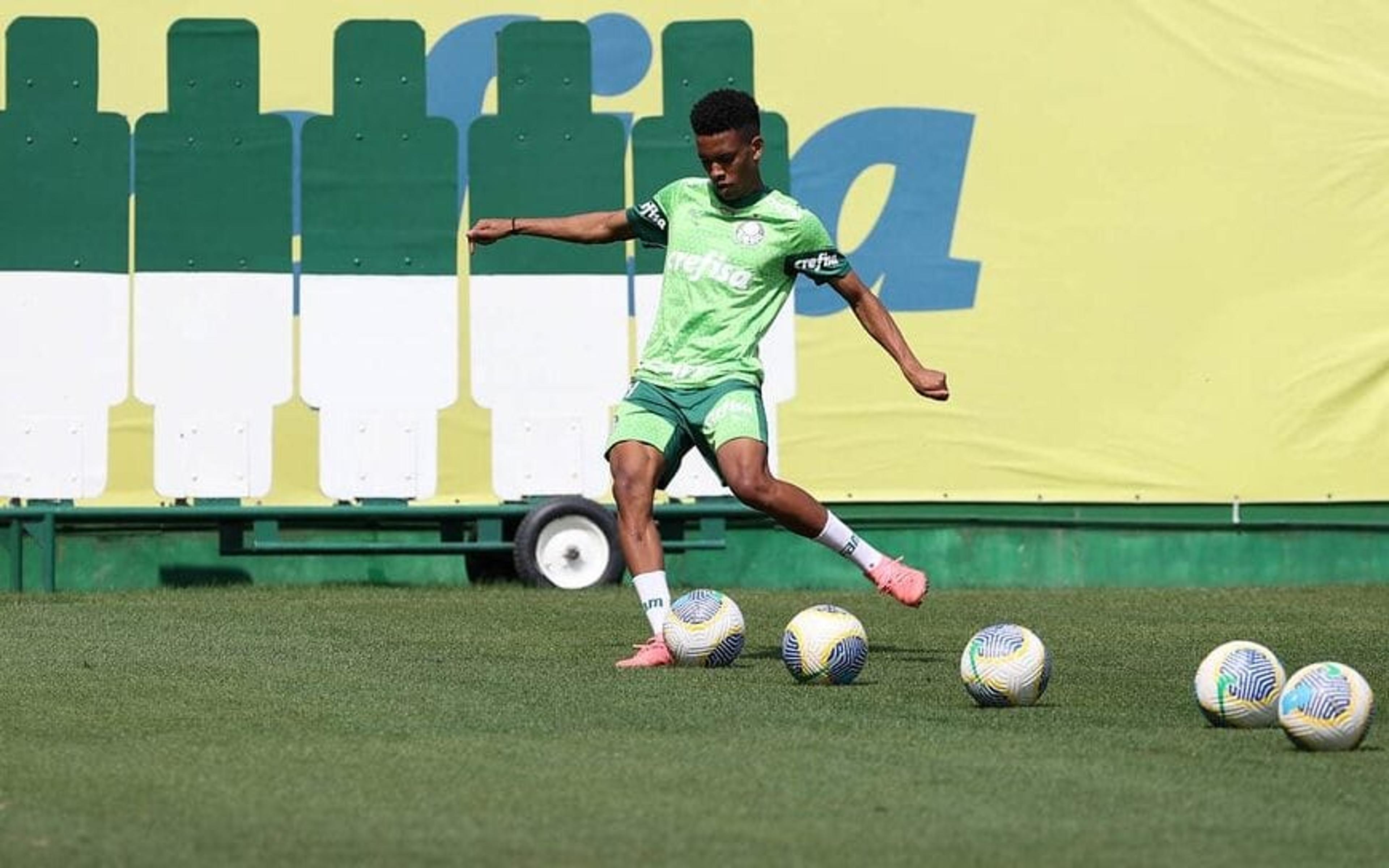 Com Estêvão de volta, Palmeiras treina visando confronto com Criciúma