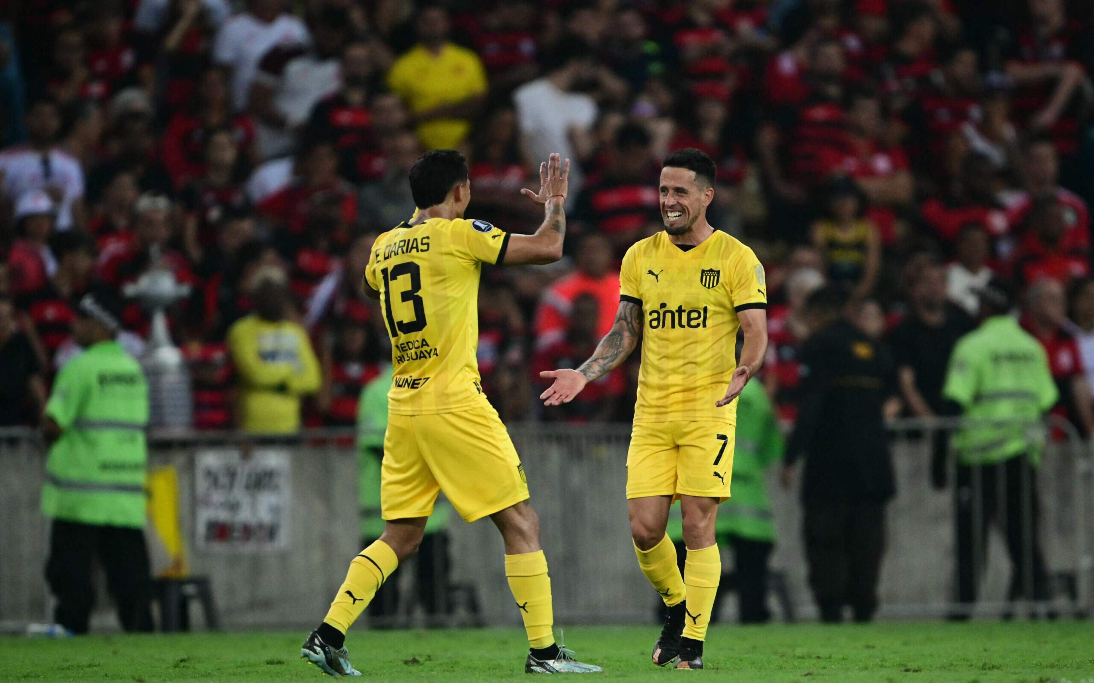 Em novo ‘Maracanazo’, Peñarol vence Flamengo e complica Rubro-Negro na Libertadores