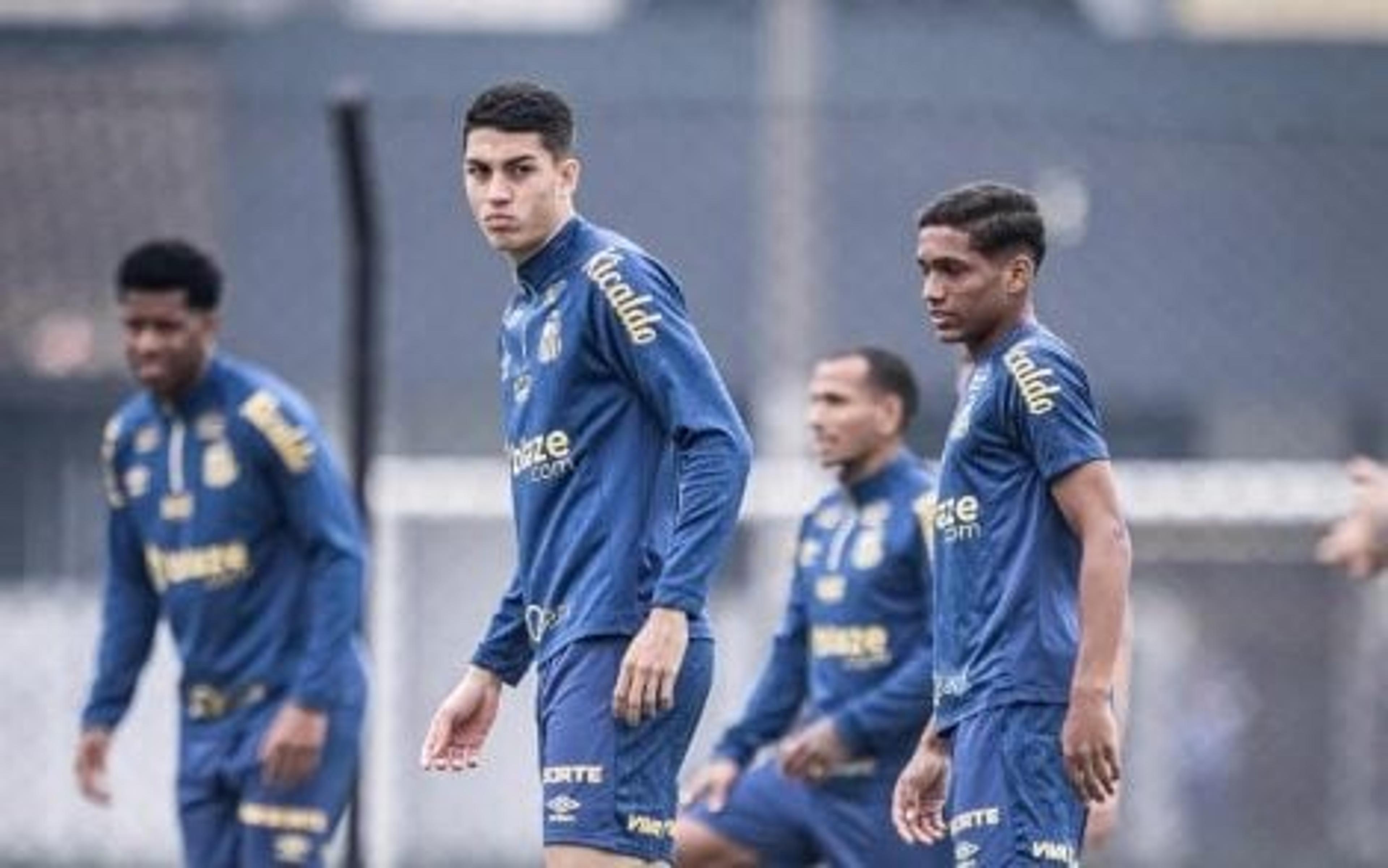 Após Santos recusar a saída de Jair, zagueiro pode retornar ao time titular de Carille