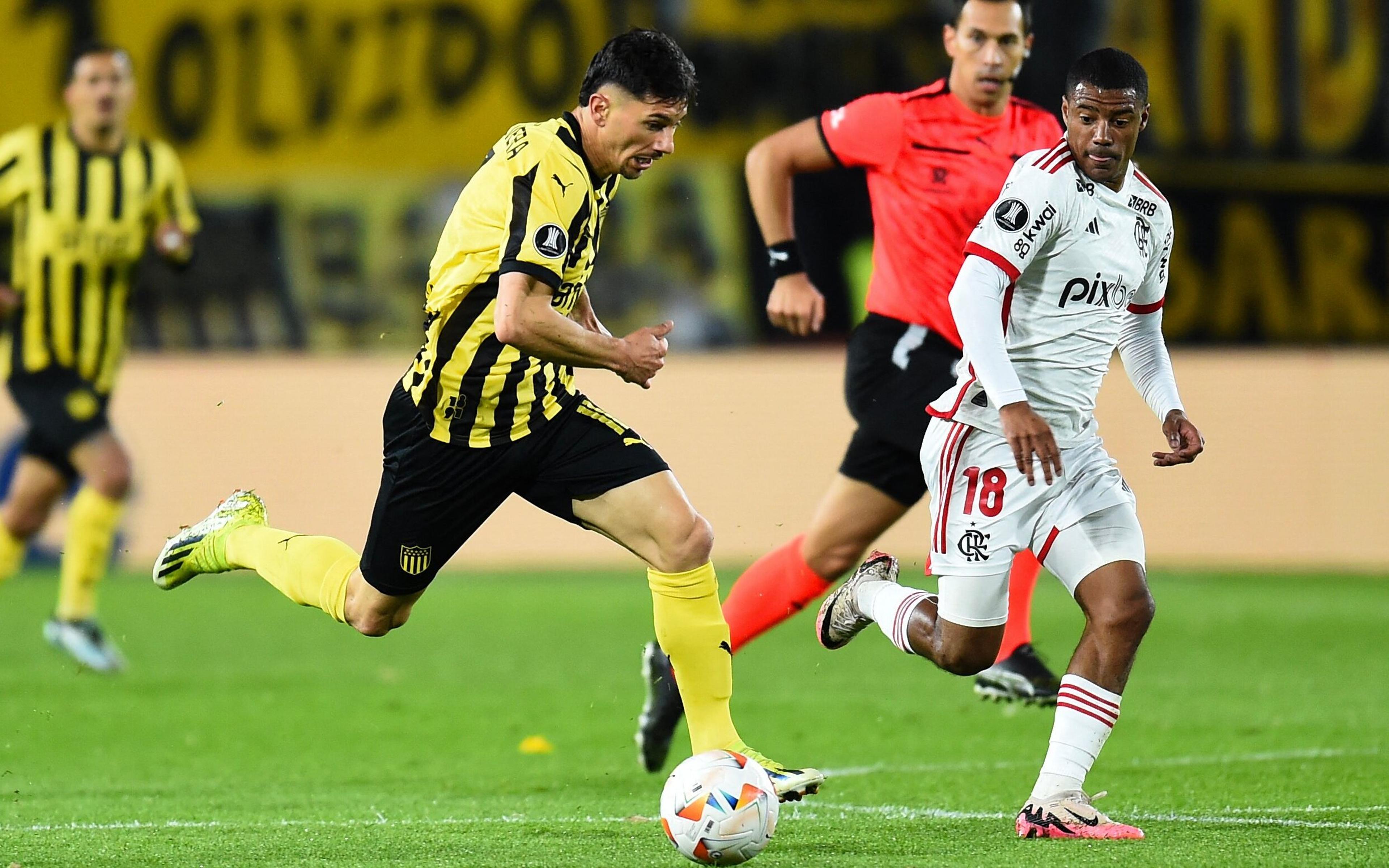 Jornalista aponta o que faltou para o Flamengo marcar no primeiro tempo contra o Peñarol