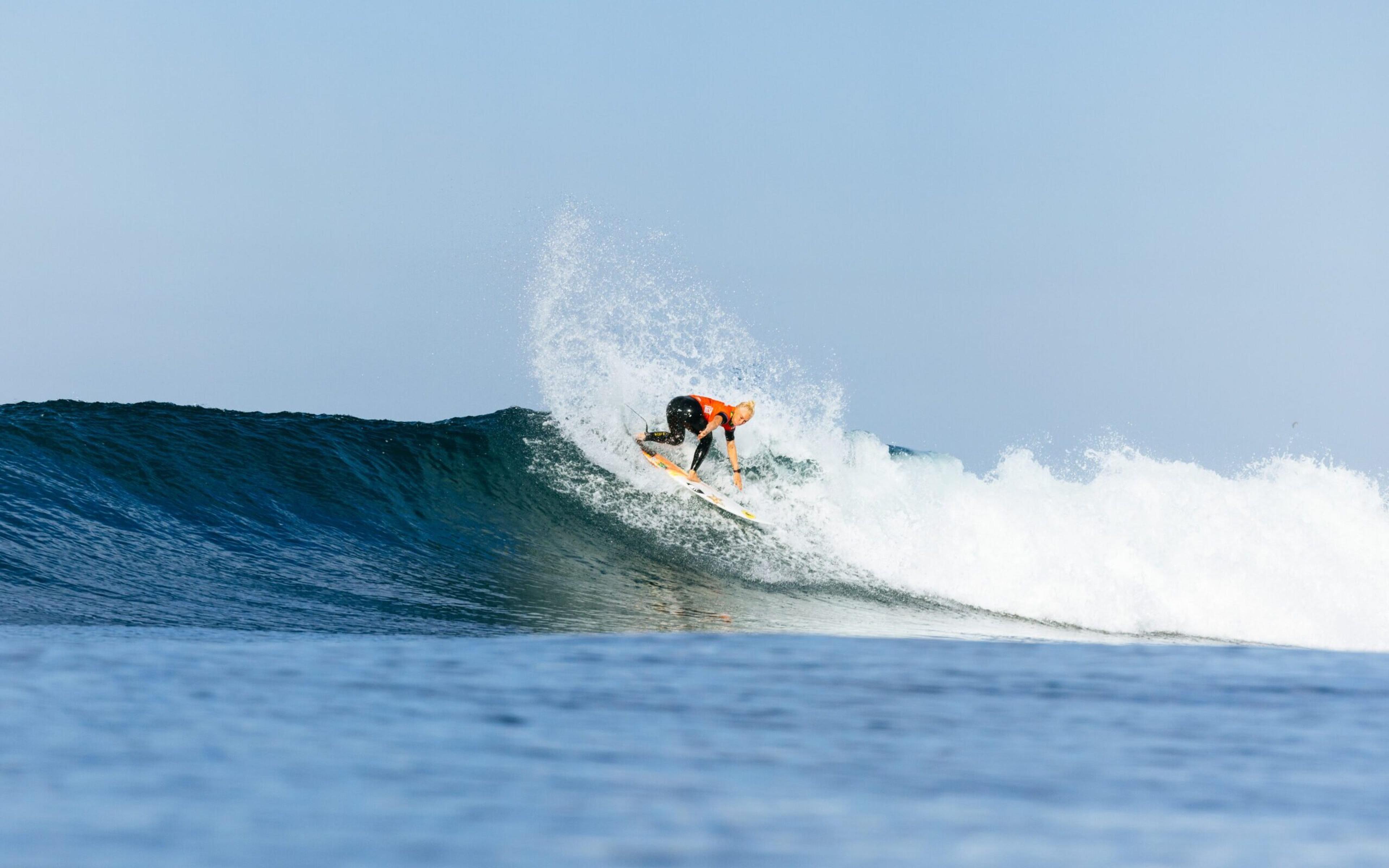 Tatiana Weston-Webb vence Hennessy e se classifica para terceira bateria do WSL Finals