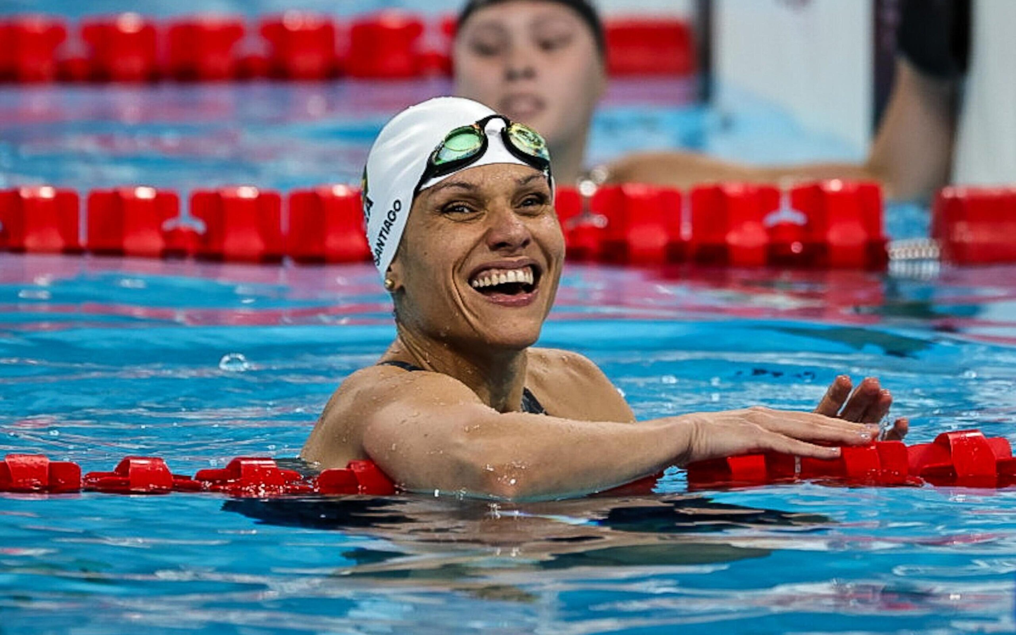 Carol Santiago conquista medalha de ouro e se torna a maior campeã do Brasil em Paralimpíadas