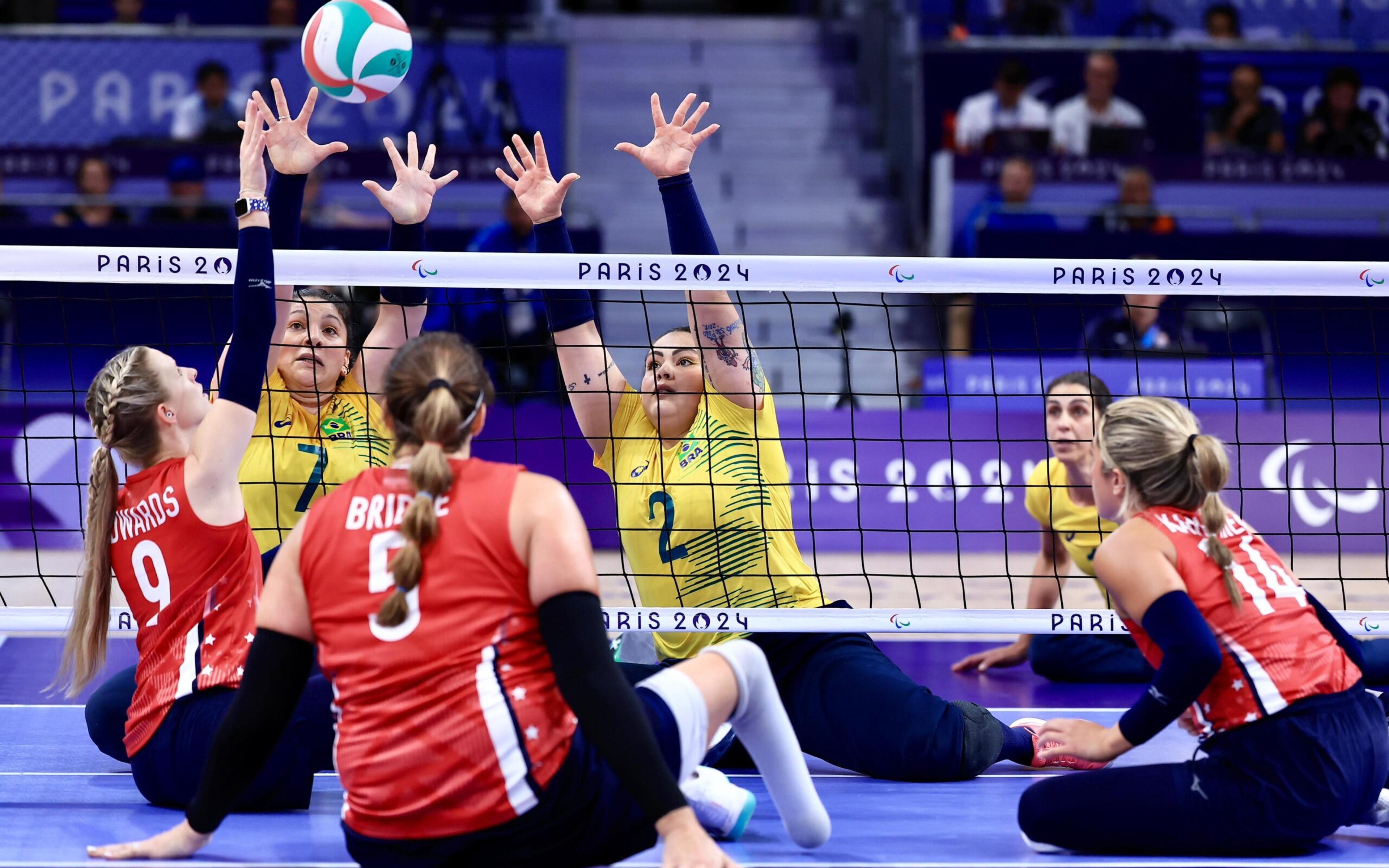 Brasil perde para EUA e vai disputar medalha de bronze no vôlei sentado feminino