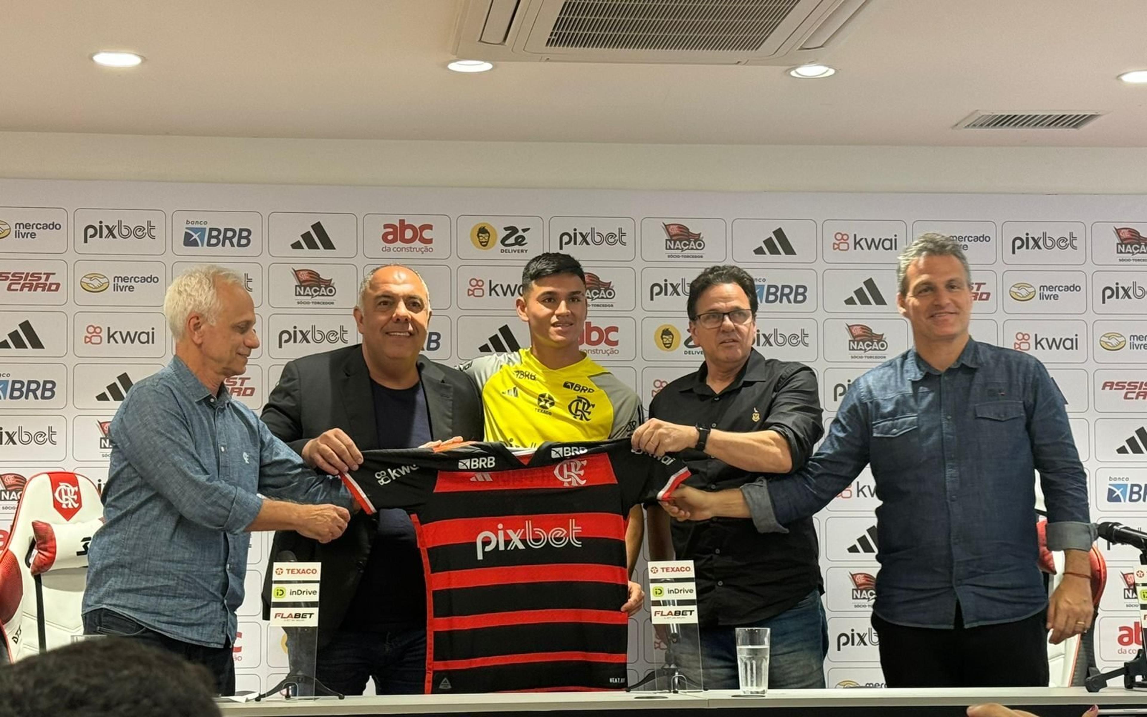 Marcos Braz detalha dificuldades em acerto com reforço do Flamengo: ‘Jogador que mais demorei para contratar’