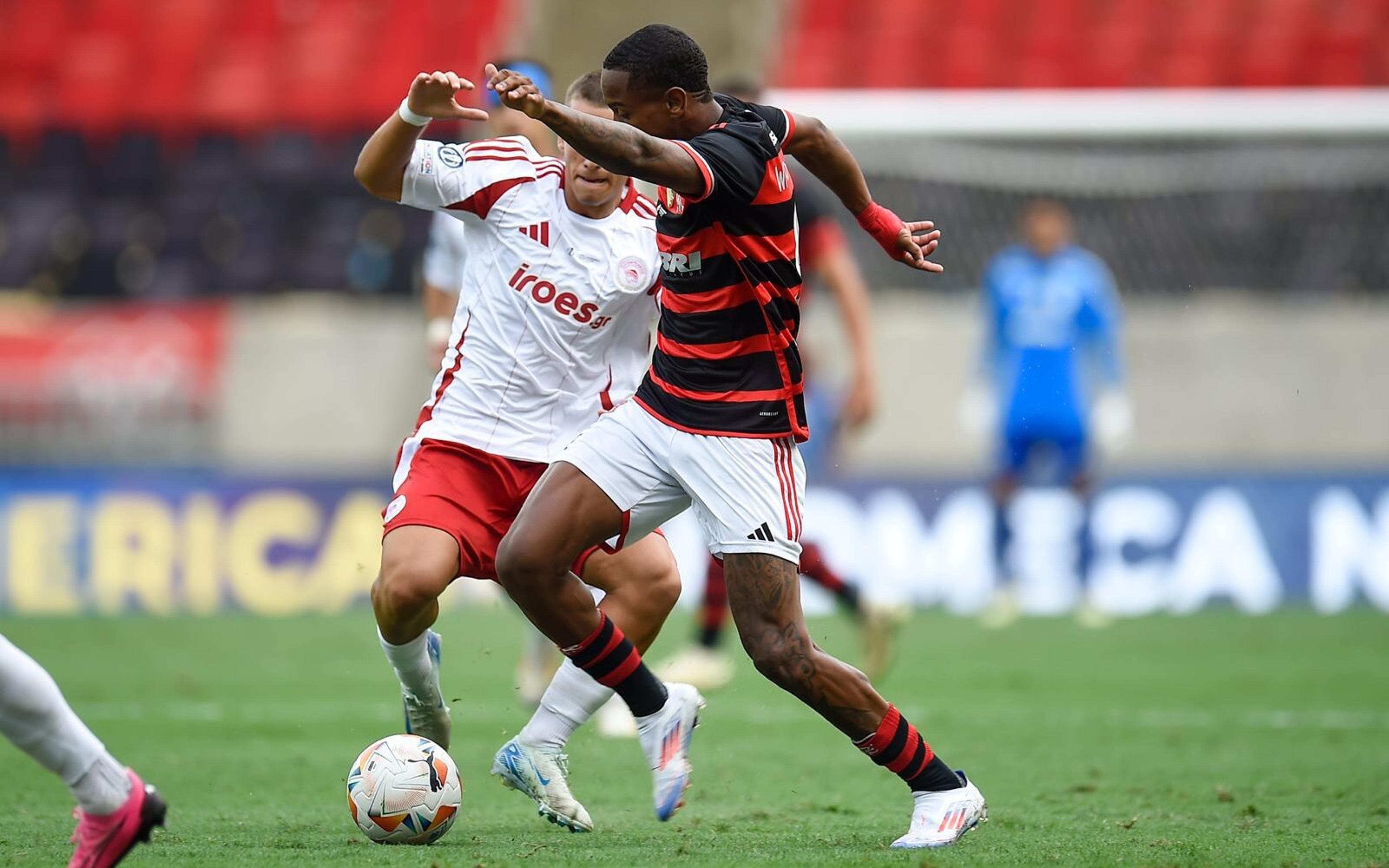 Destaque no título mundial sub-20 prega atenção em sequência da temporada no Flamengo