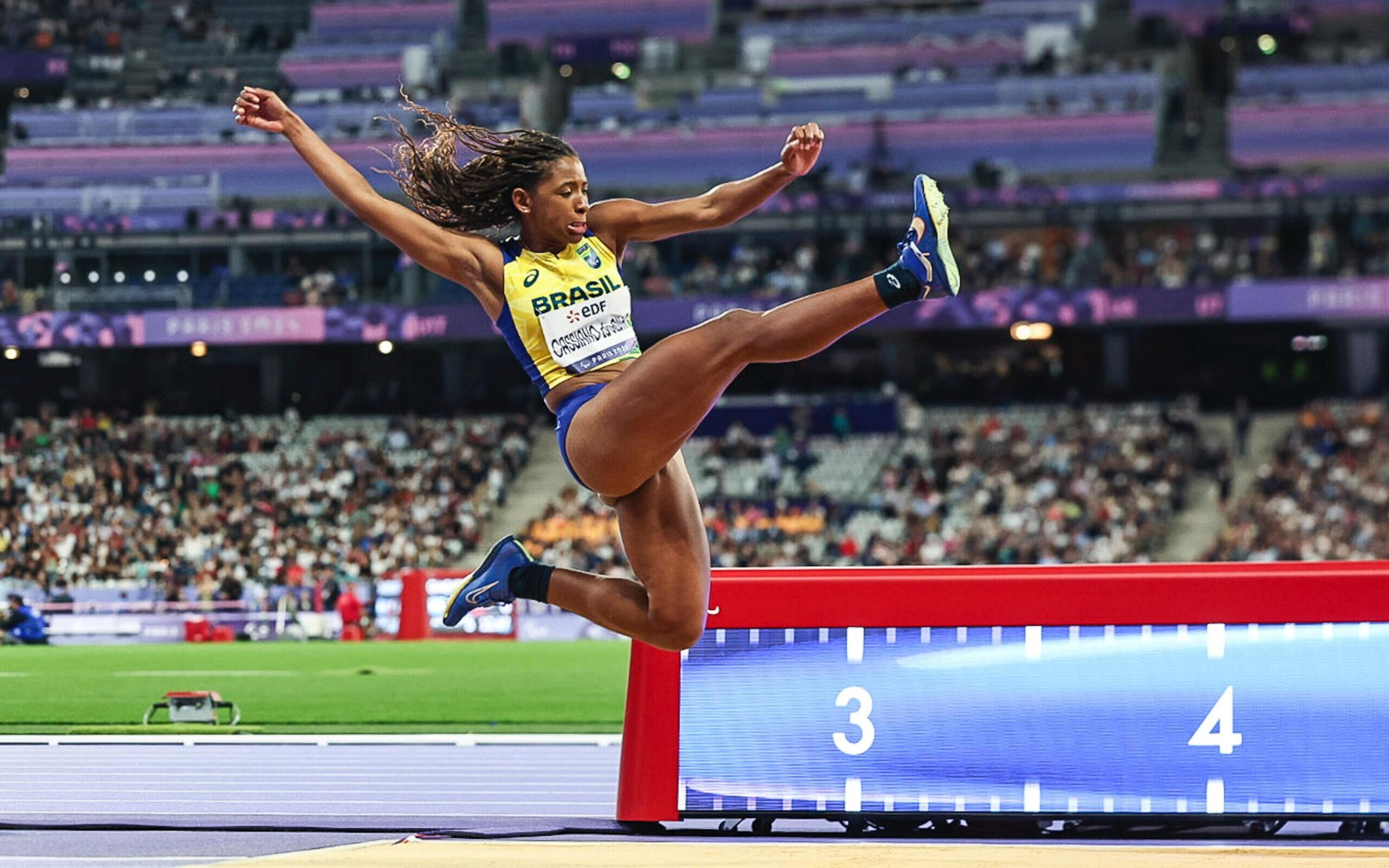 Zileide Cassiano conquista medalha de prata para o Brasil no salto em distância (T20)