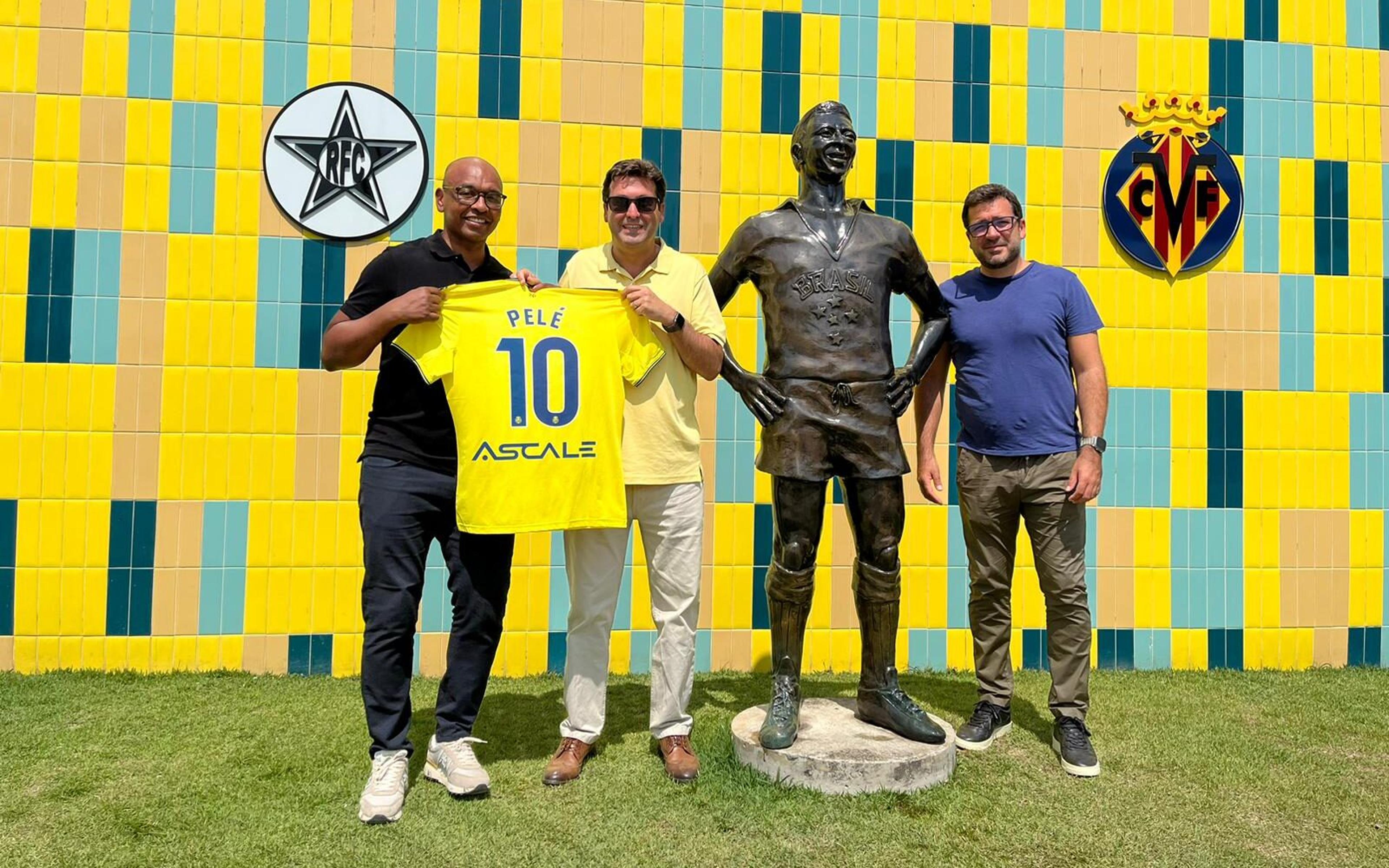 Às vésperas de evento no Cristo Redentor, dono do Villarreal visita a Pelé Academia