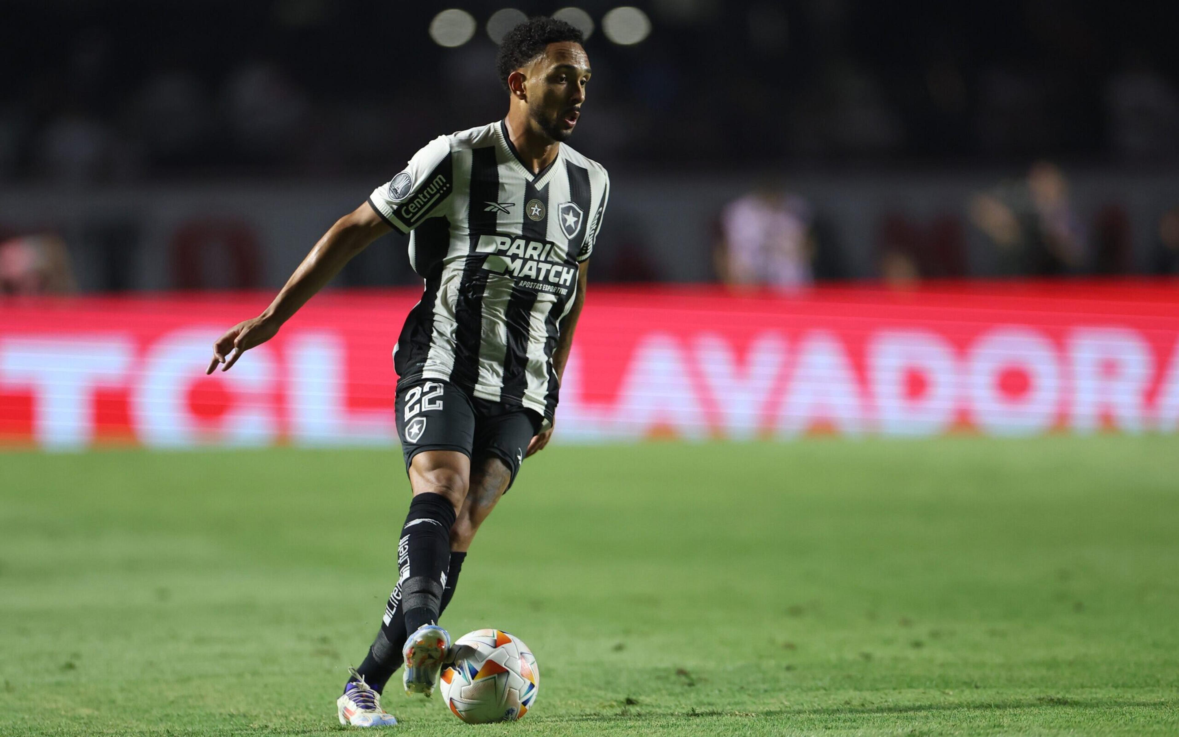 Vitinho exalta classificação do Botafogo na Libertadores e projeta: ‘Chegar à final’