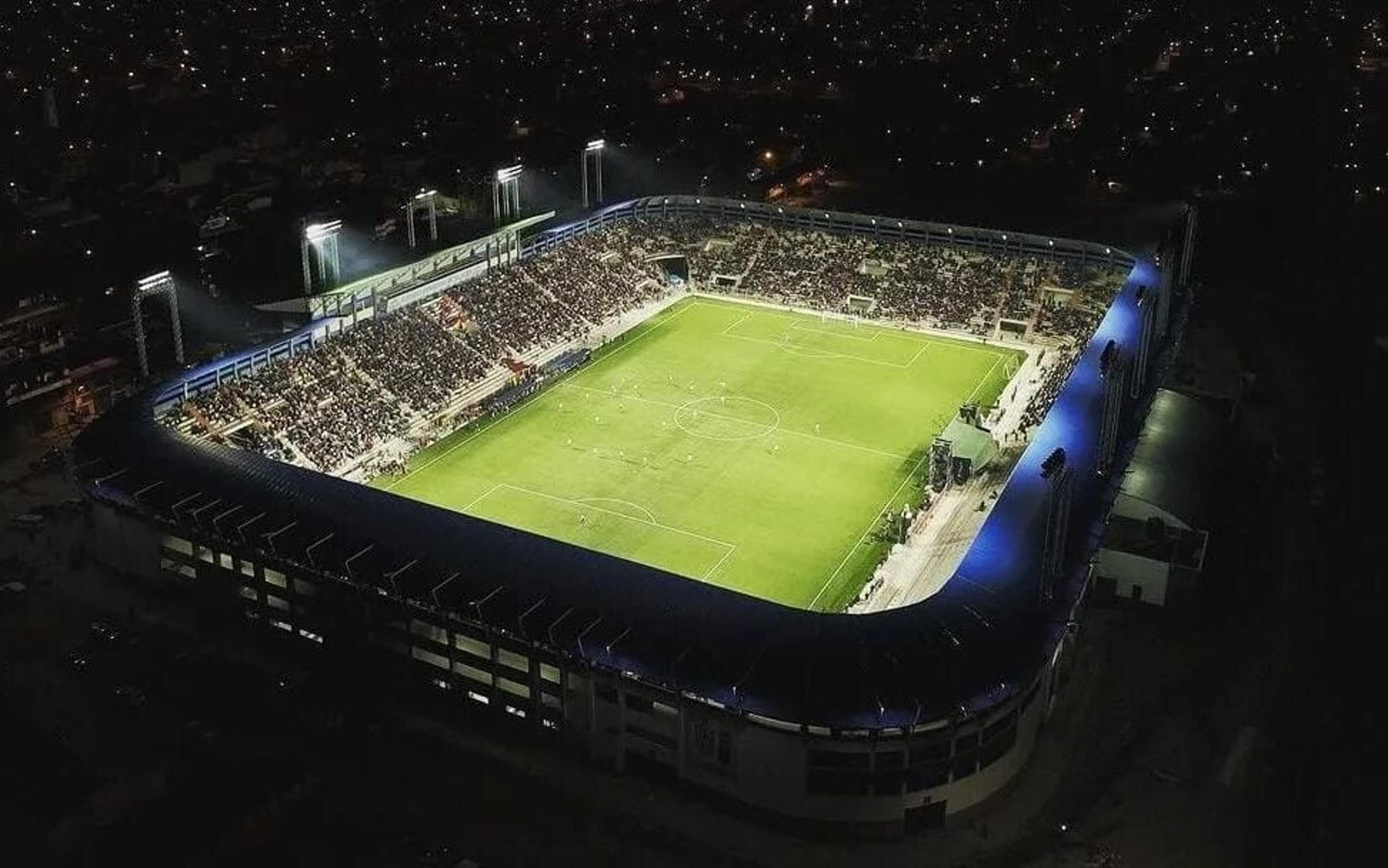 Altitude de 4 mil metros em estádio boliviano gera reclamações: ‘Um campo imbatível’