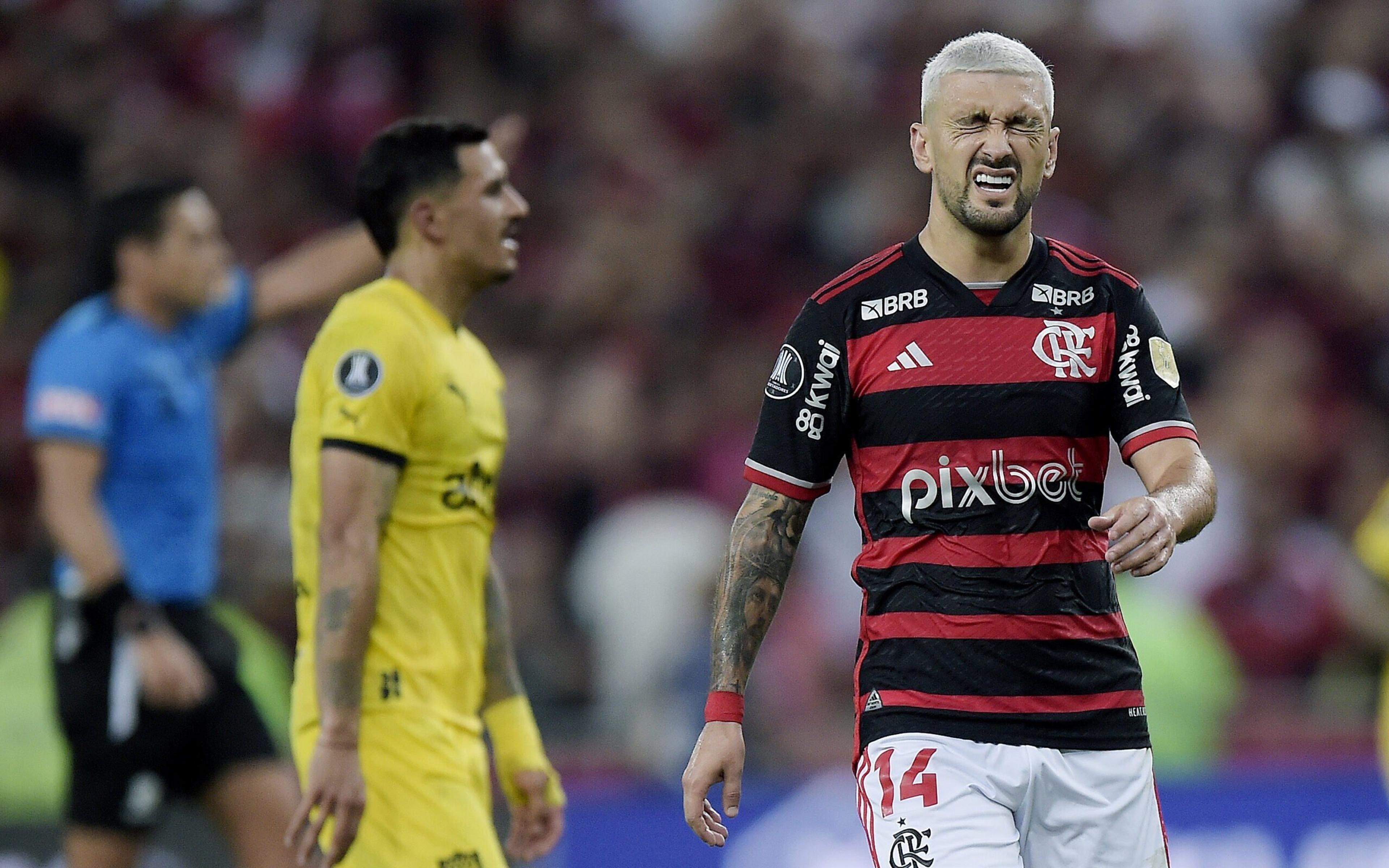 Jornalistas não perdoam Arrascaeta em Flamengo x Peñarol: ‘Atuação vergonhosa’