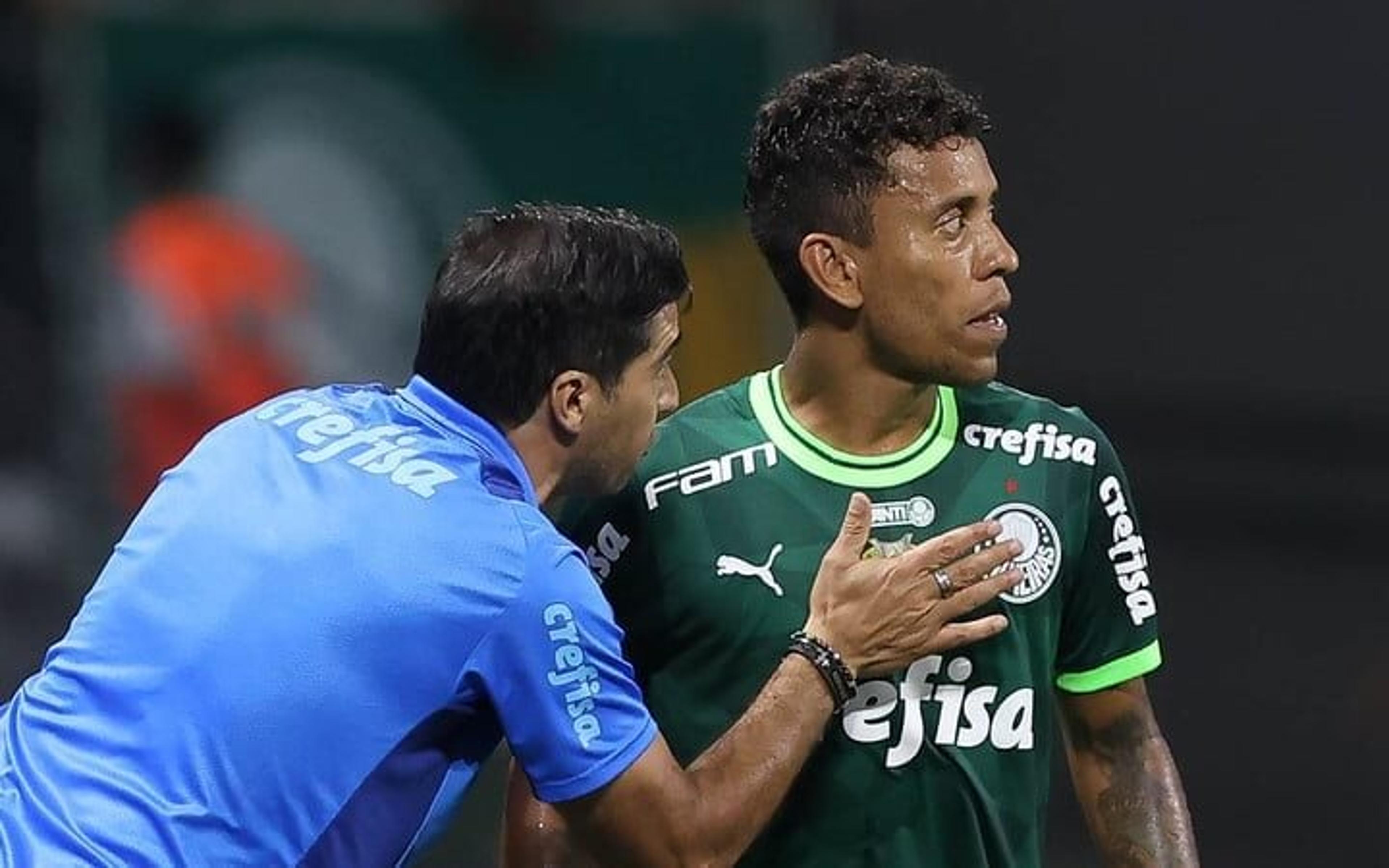 Palmeiras inicia conversas para renovar com lateral; veja quais jogadores estão em fim de contrato