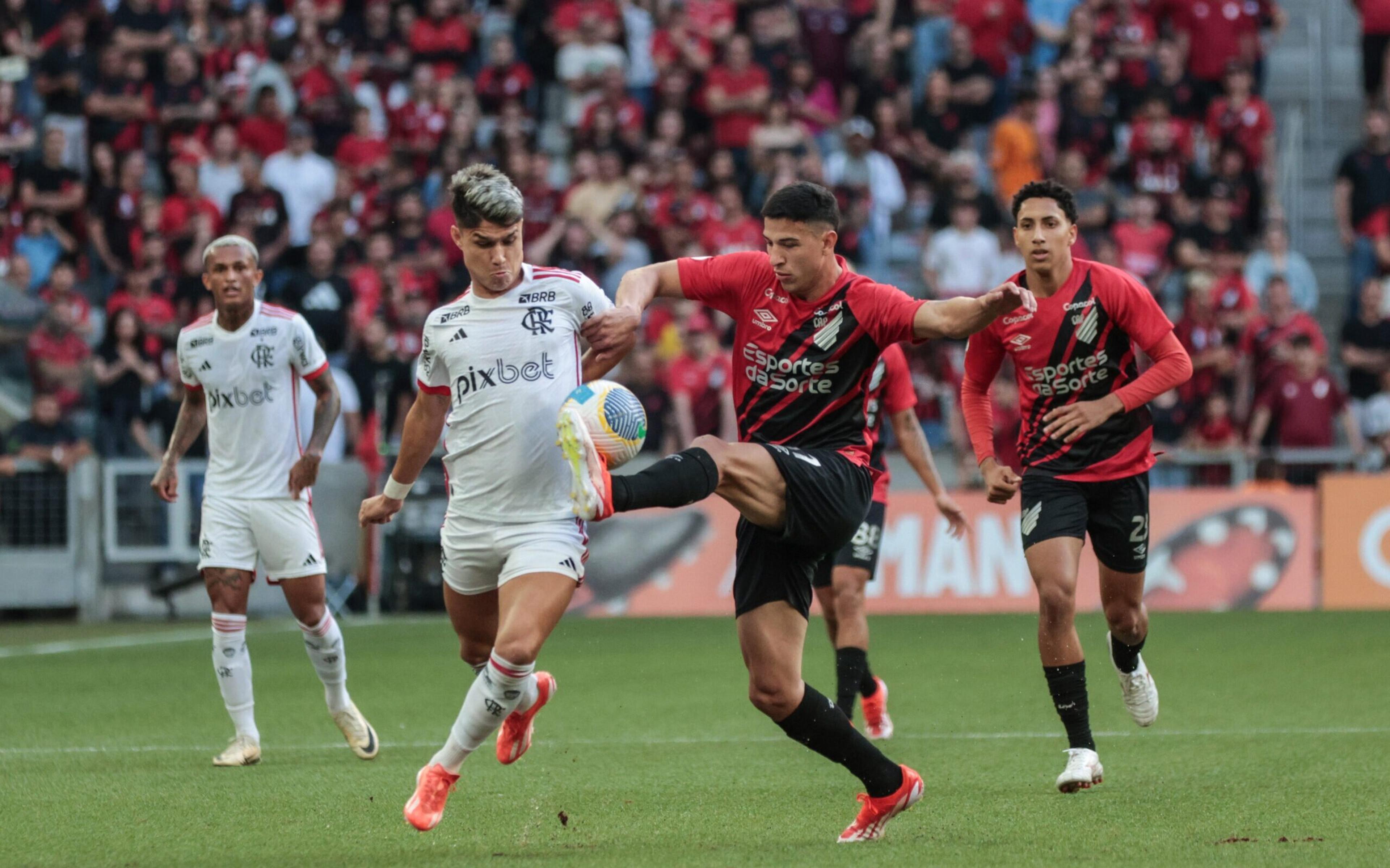 Flamengo x Athletico-PR: onde assistir, horário e escalações do jogo pelo Brasileirão