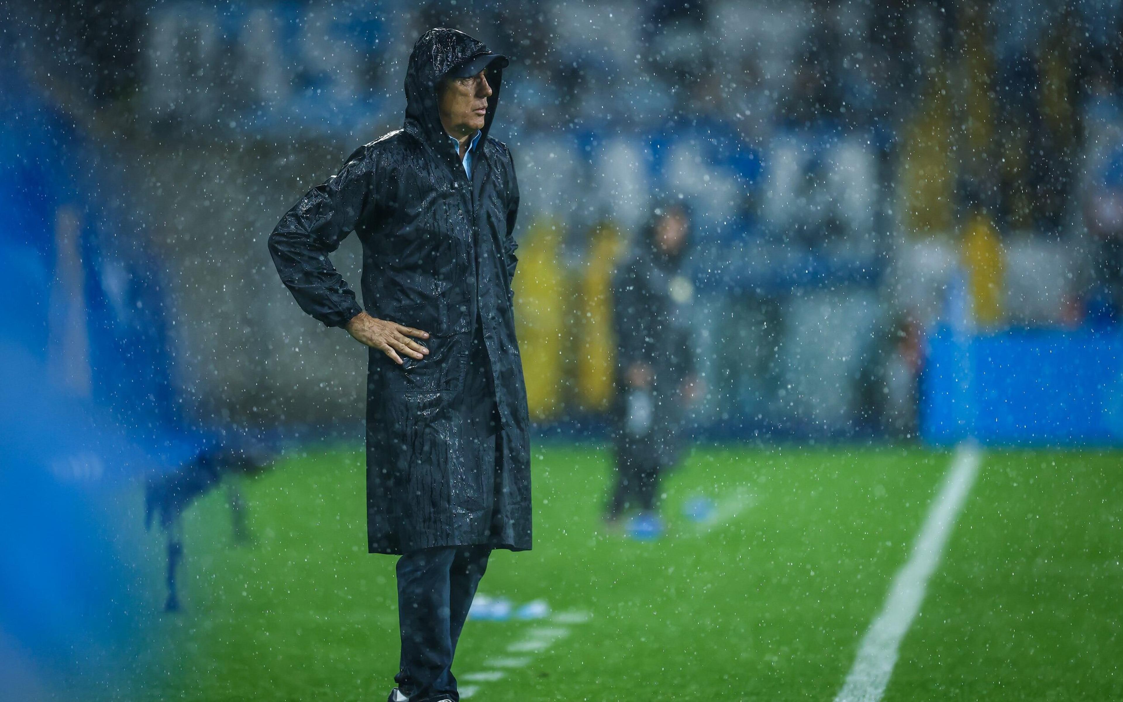 Renato Gaúcho ameaça sair do Grêmio após derrota para o Criciúma: ‘Põe o Guardiola’