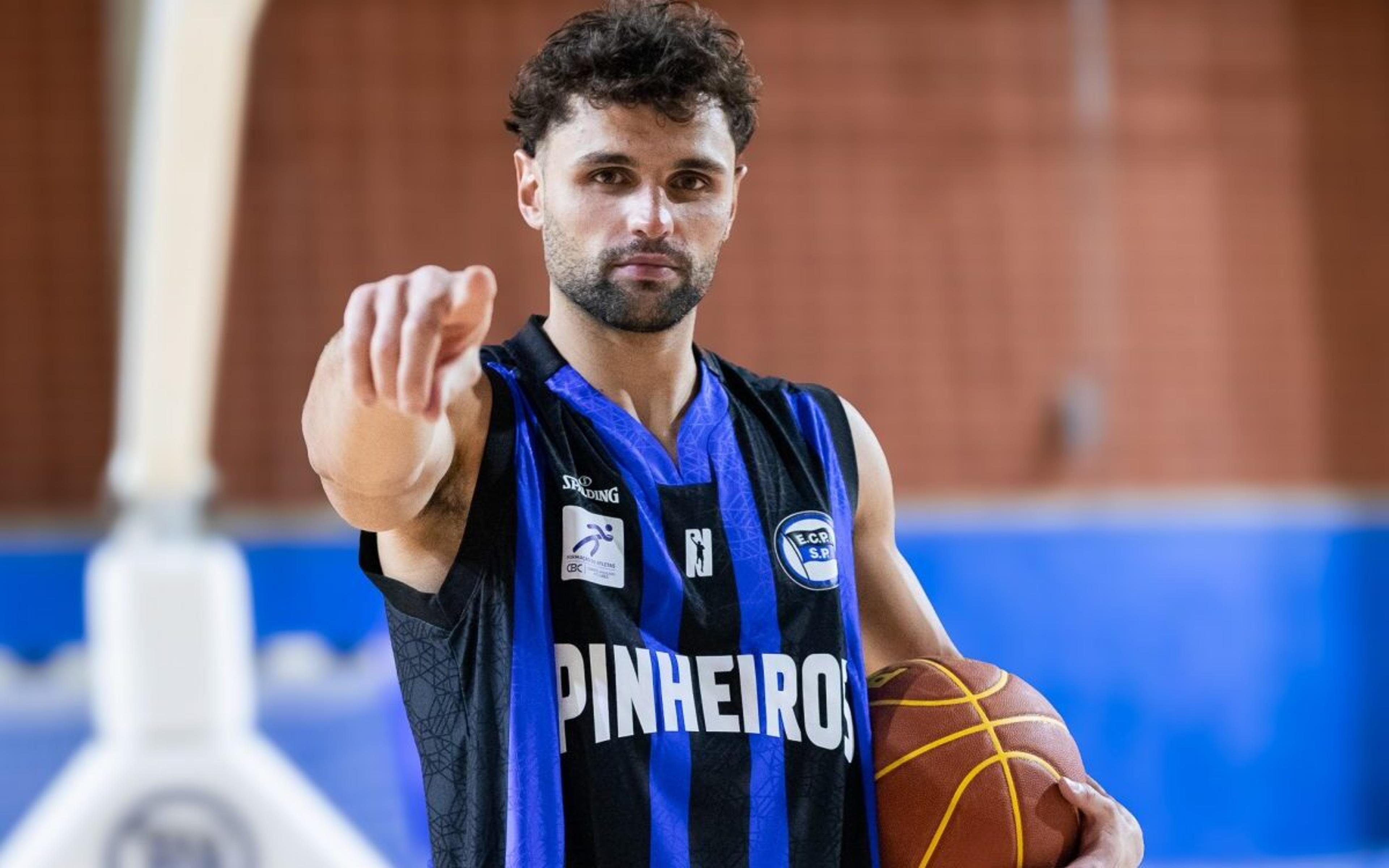 De volta ao Brasil, Raulzinho é anunciado por time do NBB