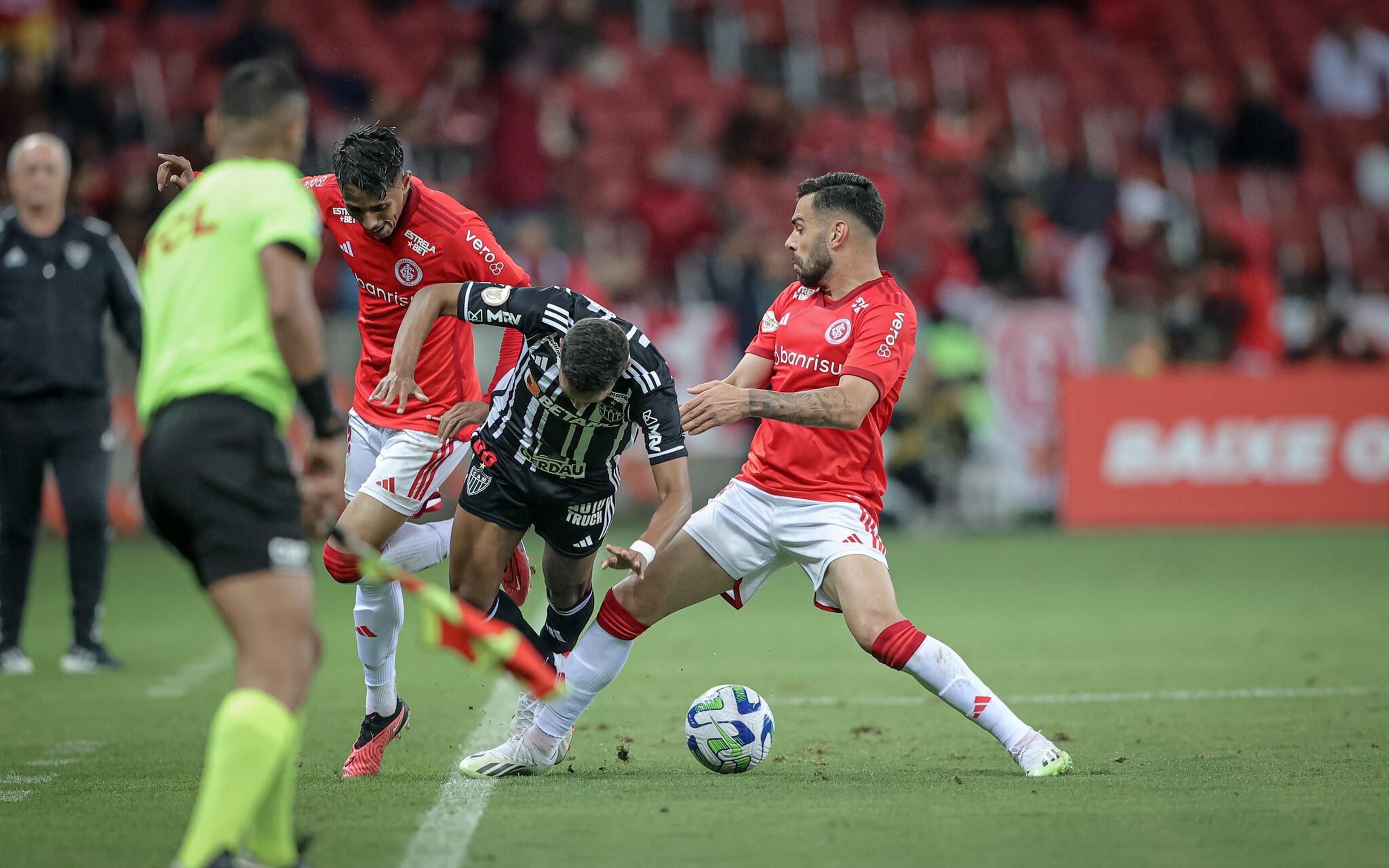 Roger já tem substituto para Thiago Maia no Gre-Nal