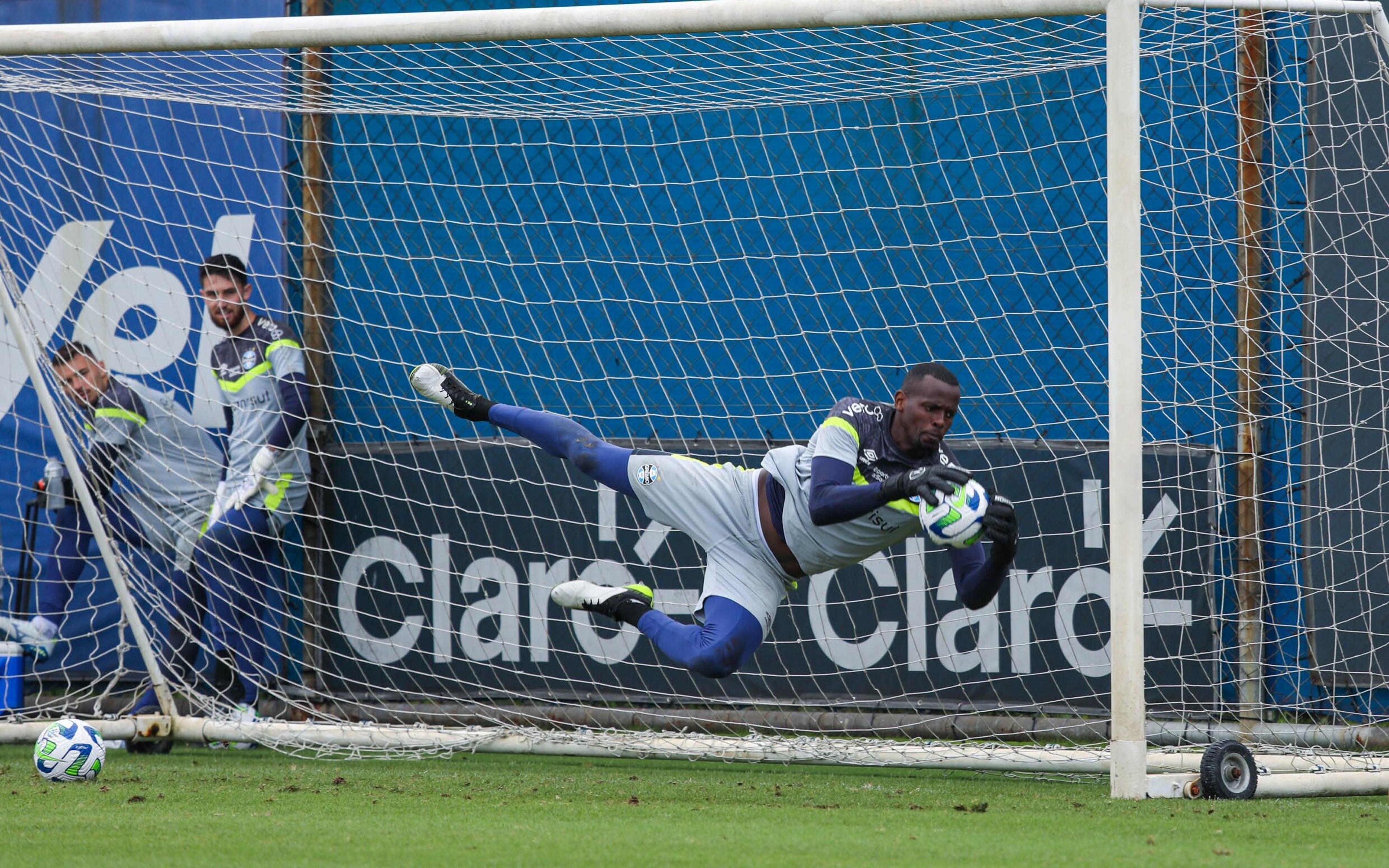 Com Caíque no gol, Grêmio está escalado para enfrentar o Fortaleza