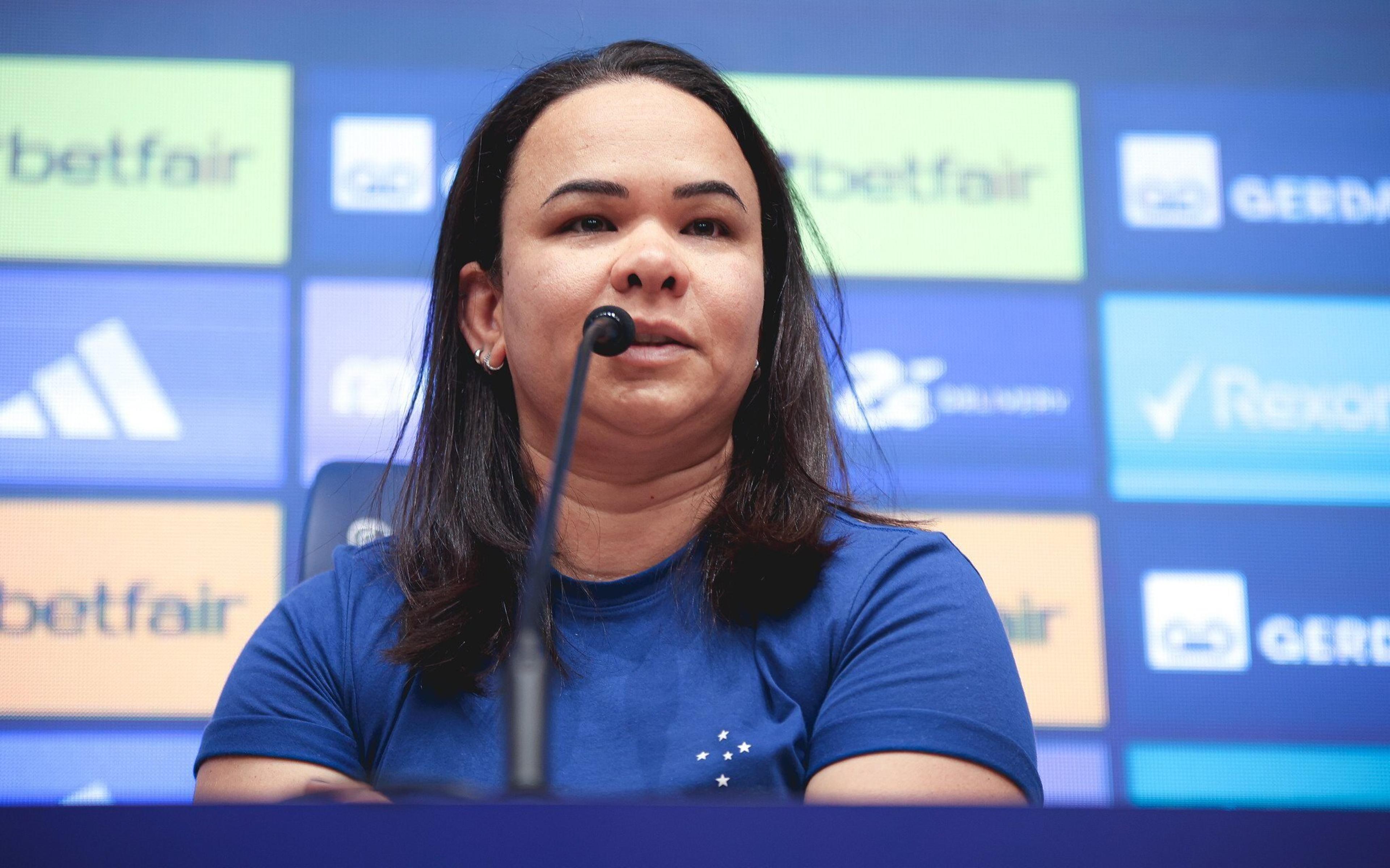 Cruzeiro apresenta Bárbara Fonseca como nova diretora do futebol feminino