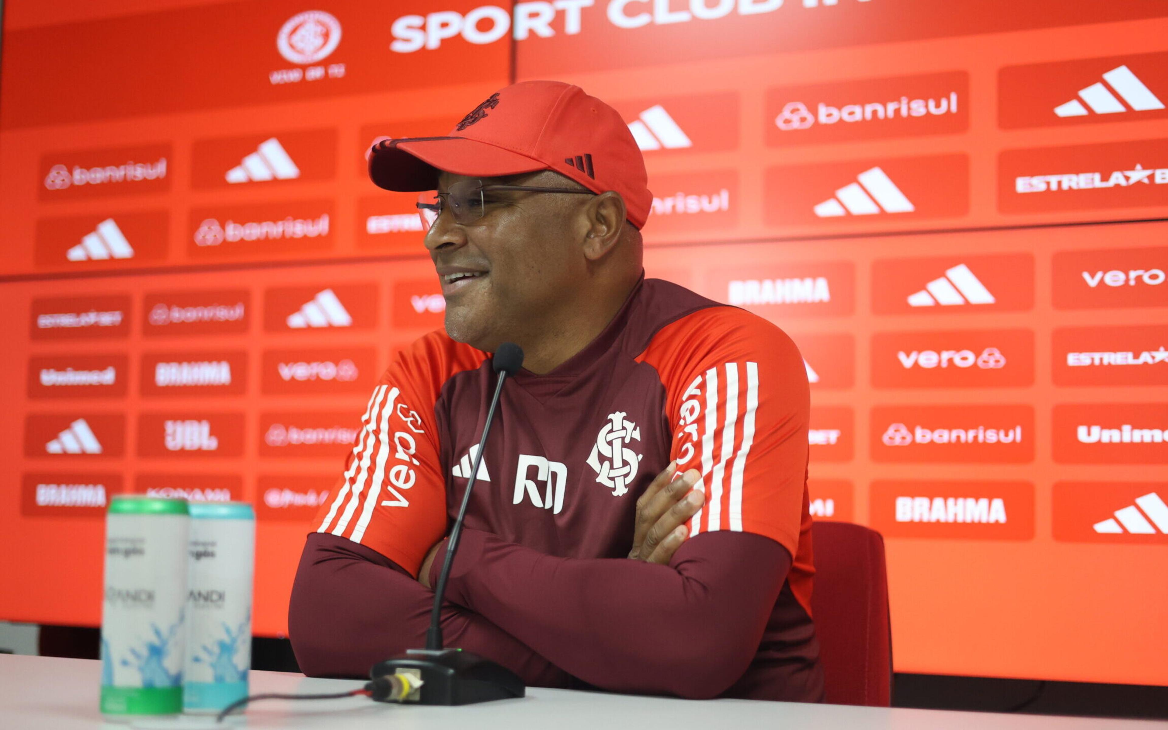 Roger Machado mantém mistério e não garante presença de trio no Gre-Nal