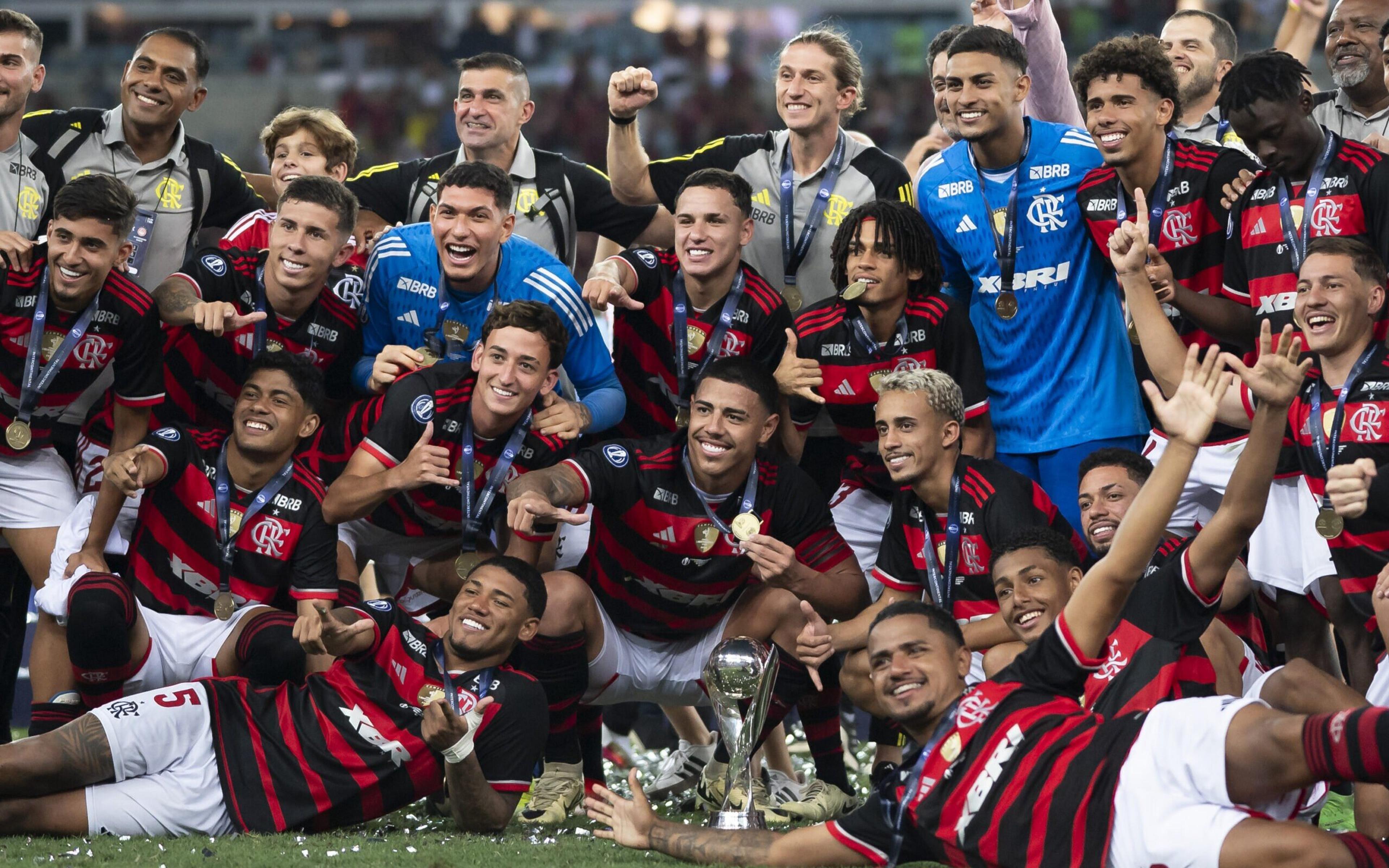 Atacante campeão com Filipe Luís deixa o Flamengo para acertar com clube paulista; entenda