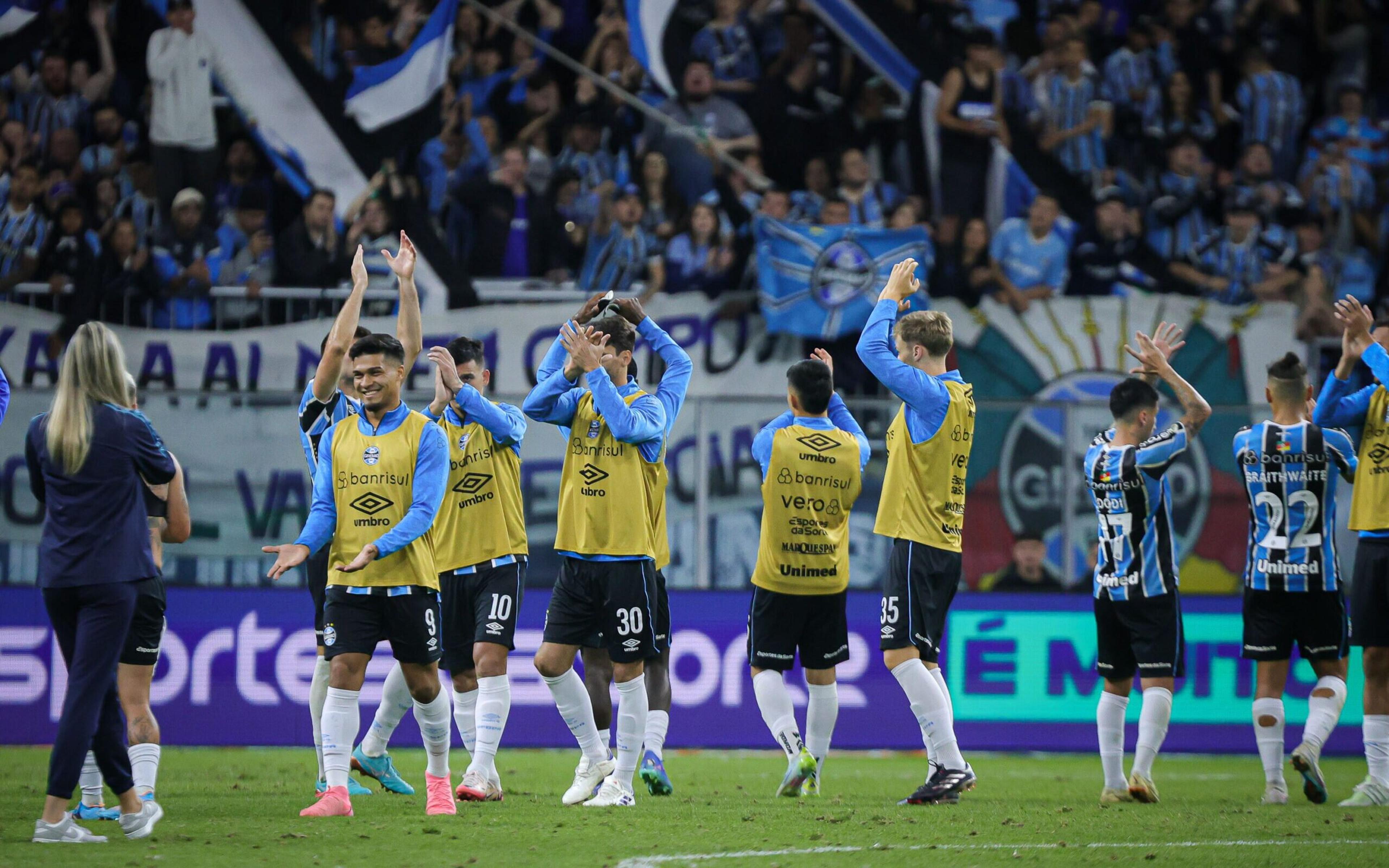 Grêmio vê adversários tropeçarem e tem rodada perfeita no Brasileirão