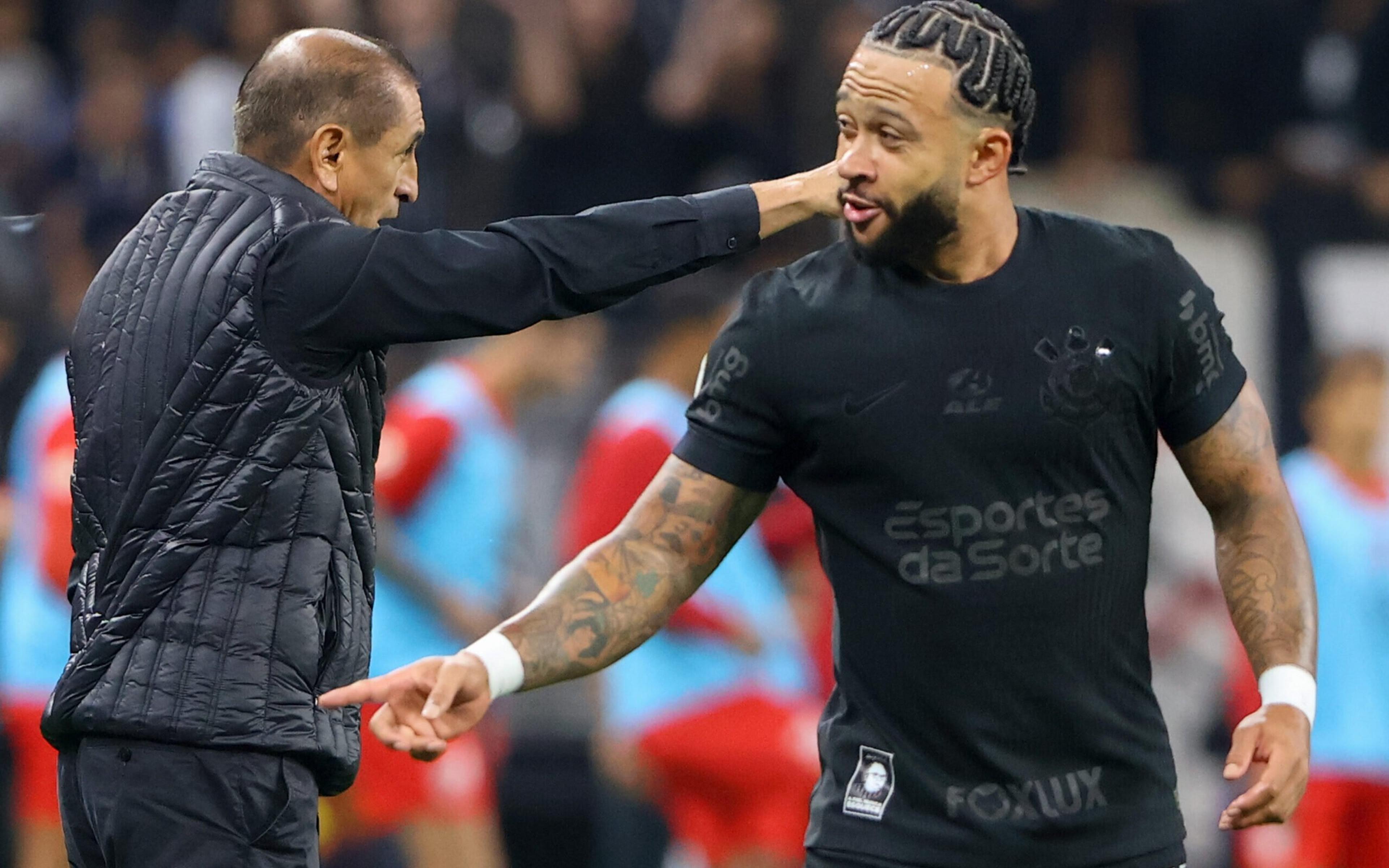 Ramón Díaz valoriza gol de Depay no Corinthians: ‘Se verá no mundo todo’