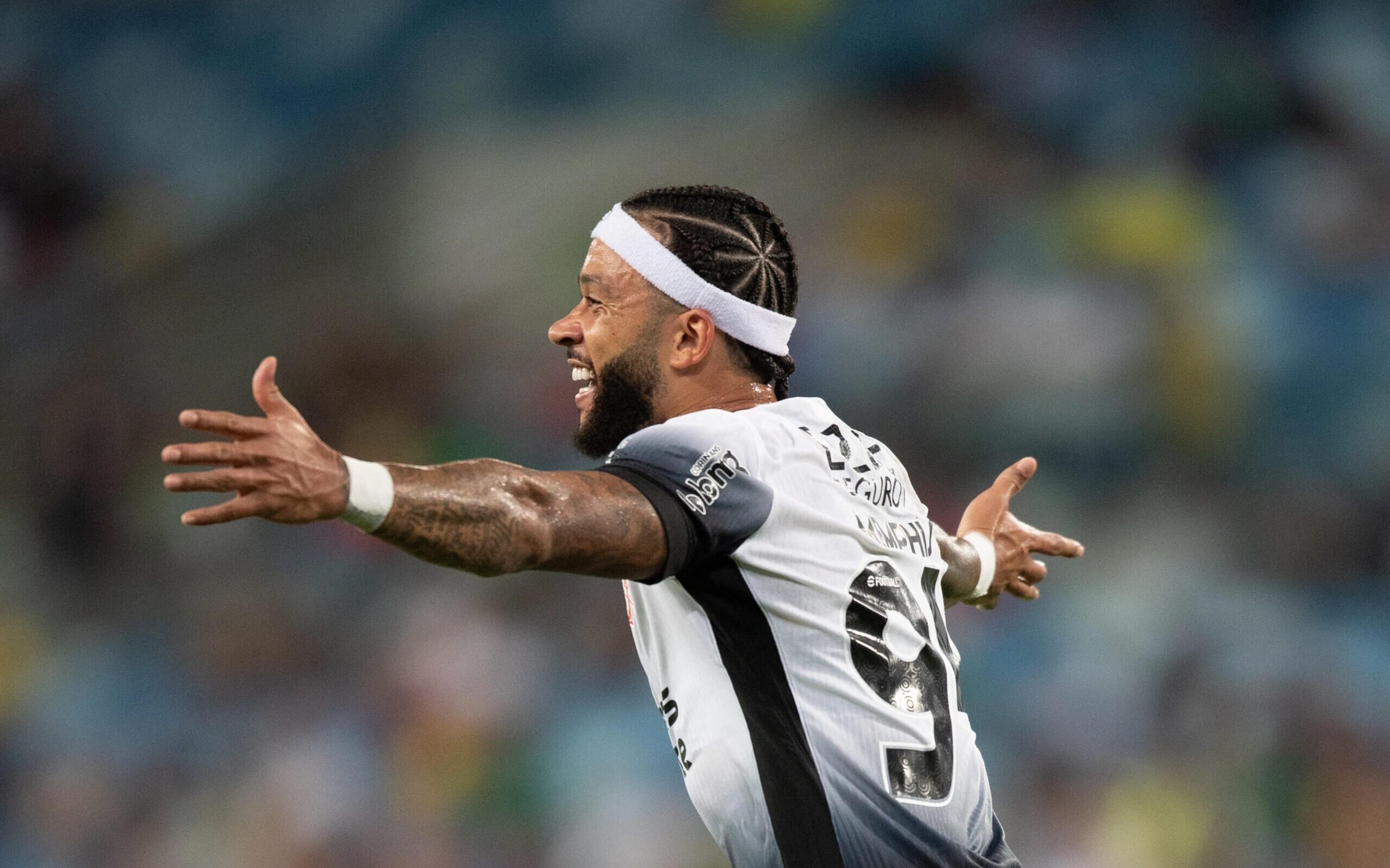 Memphis diz que vitória traz confiança ao elenco do Corinthians