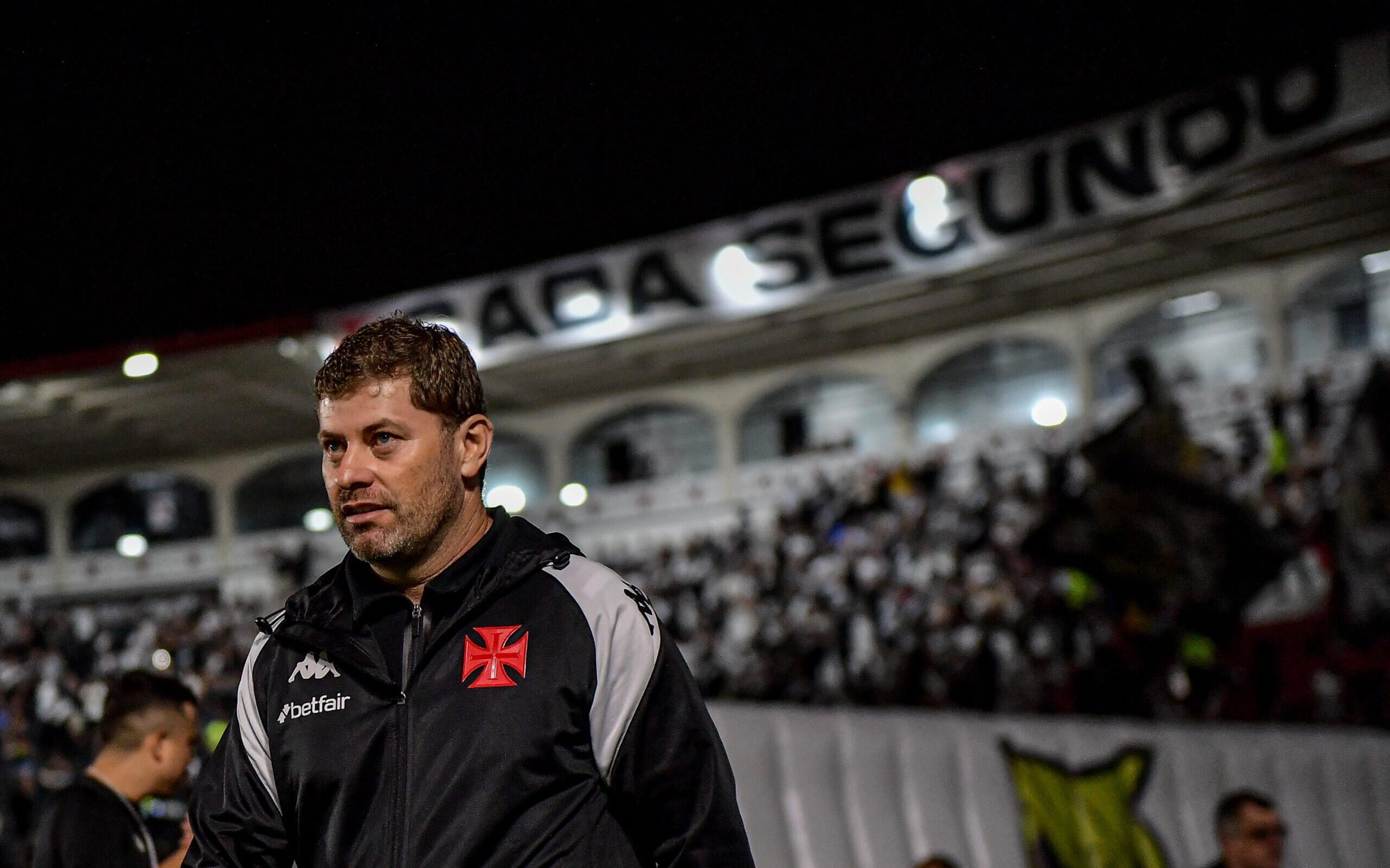 Paiva justifica gols sofridos pelo Vasco diante do Bahia