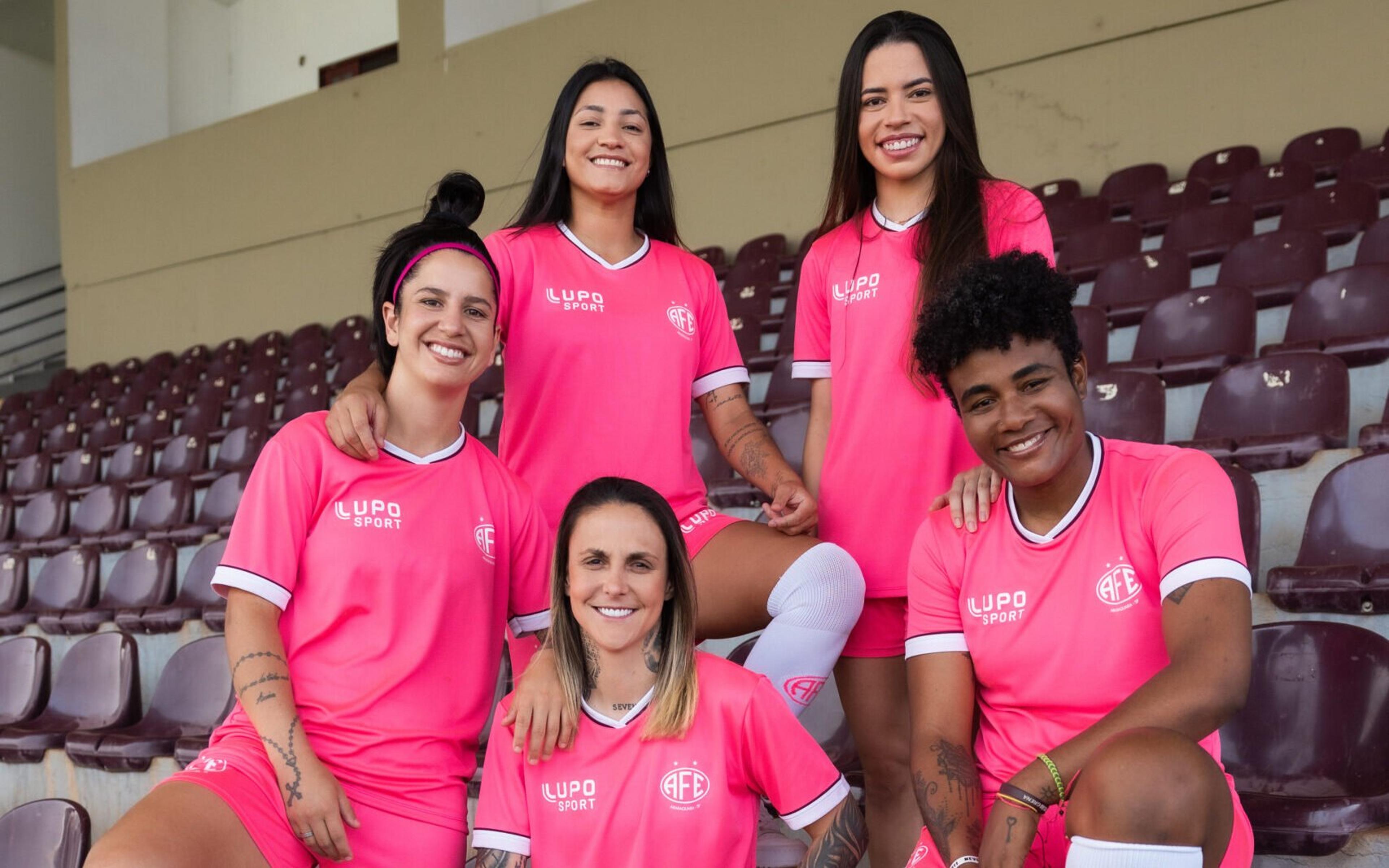 Ferroviária lança uniforme em homenagem ao Outubro Rosa