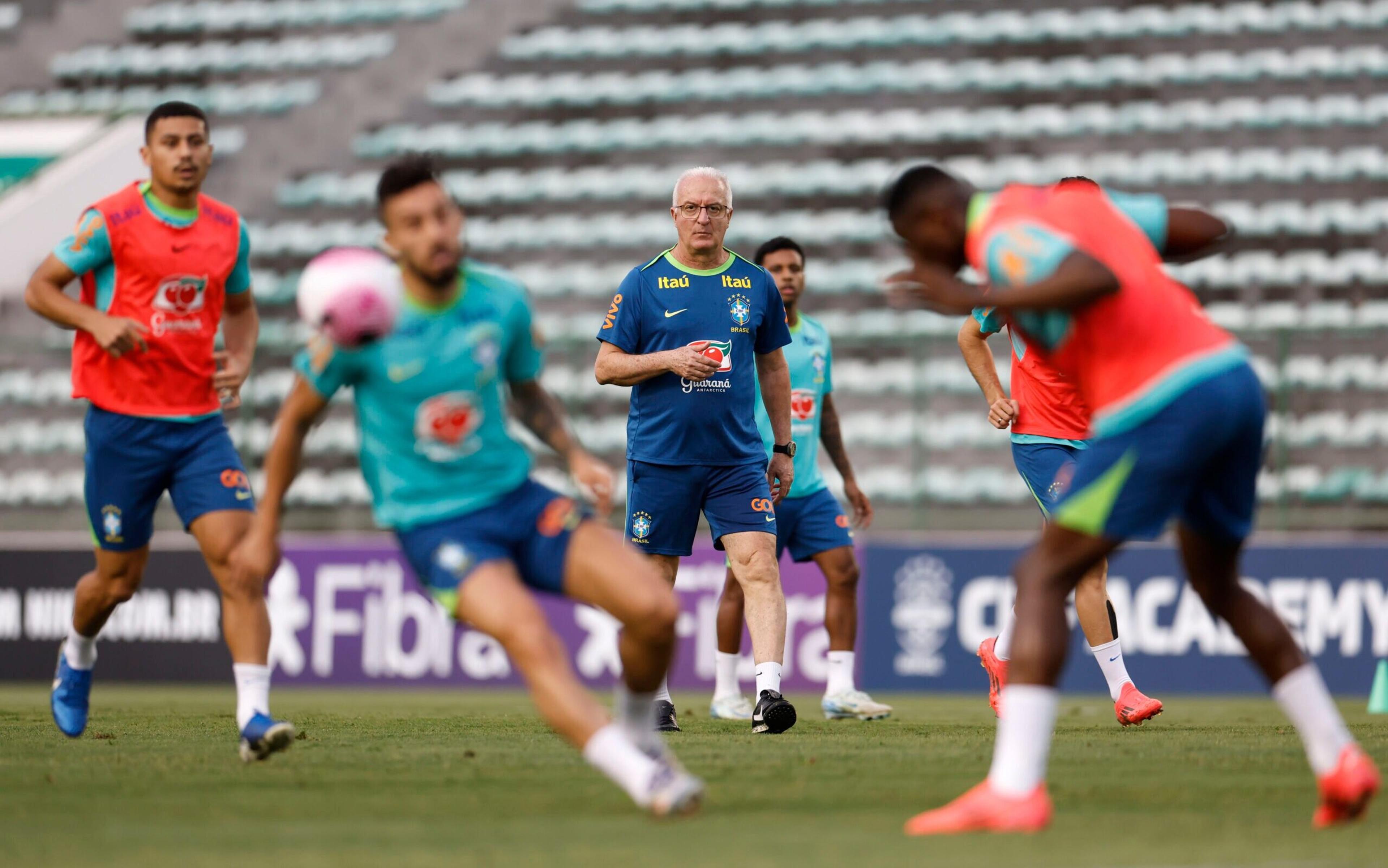 Dorival explica solução para elevar desempenho ofensivo do Brasil