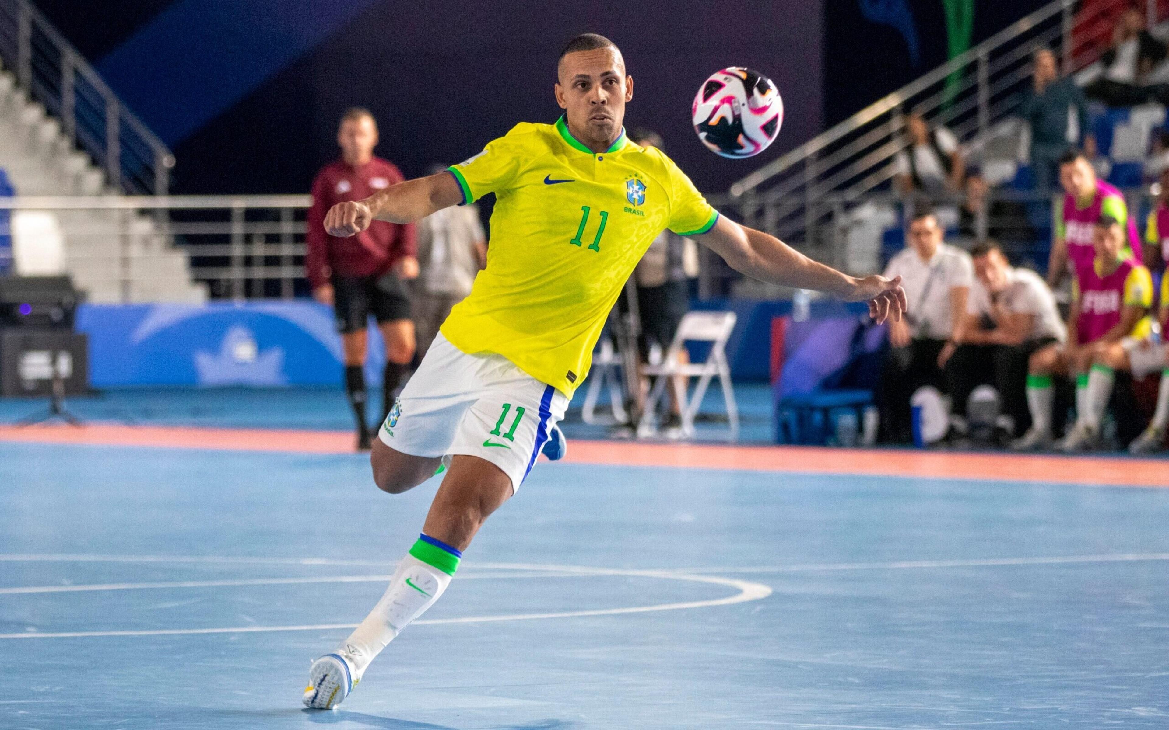 Técnico da Seleção Brasileira projeta caminhos para crescimento do futsal no Brasil