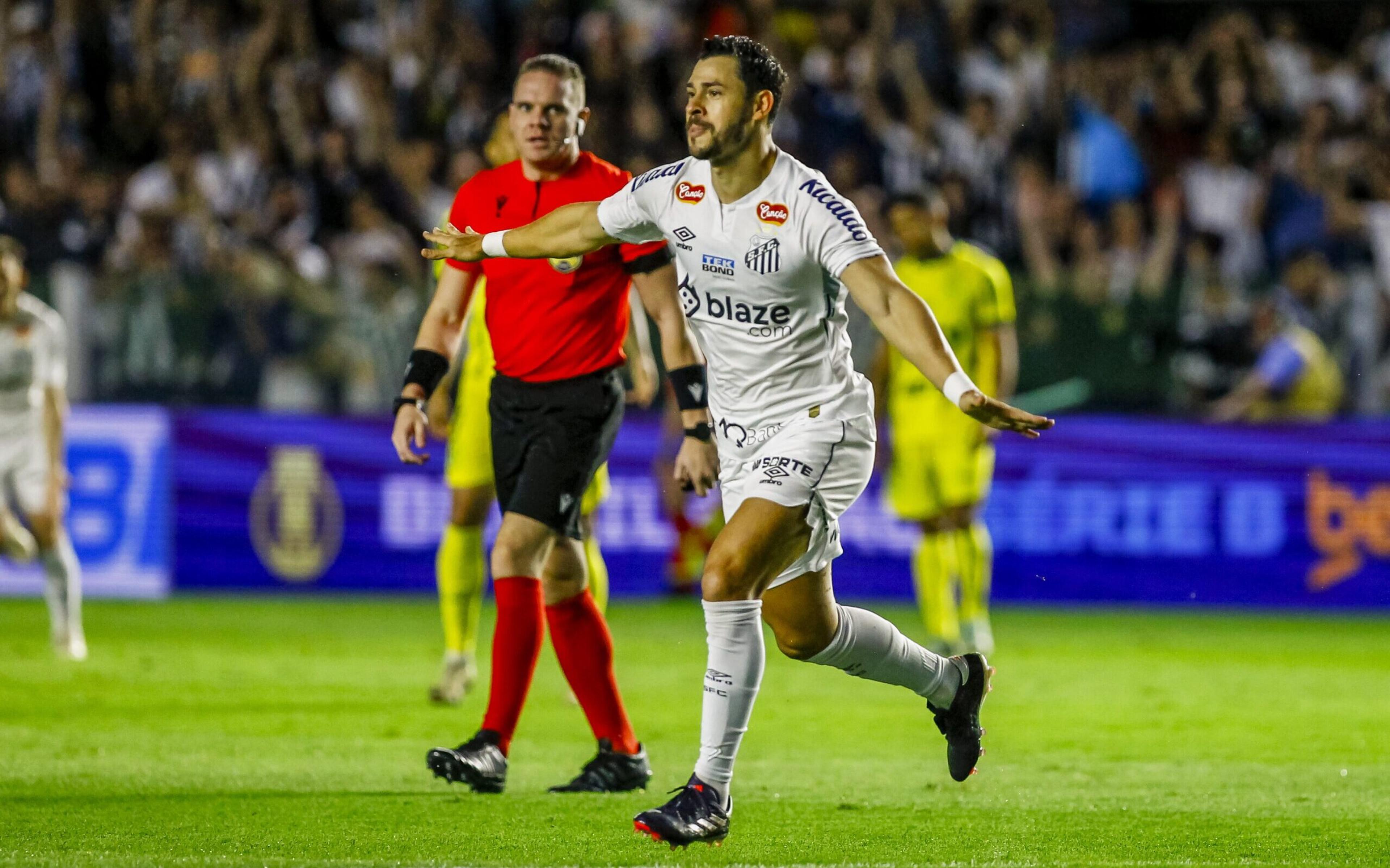 Com 9 gols na Série B, Giuliano celebra boa fase no Santos: ‘muito feliz’