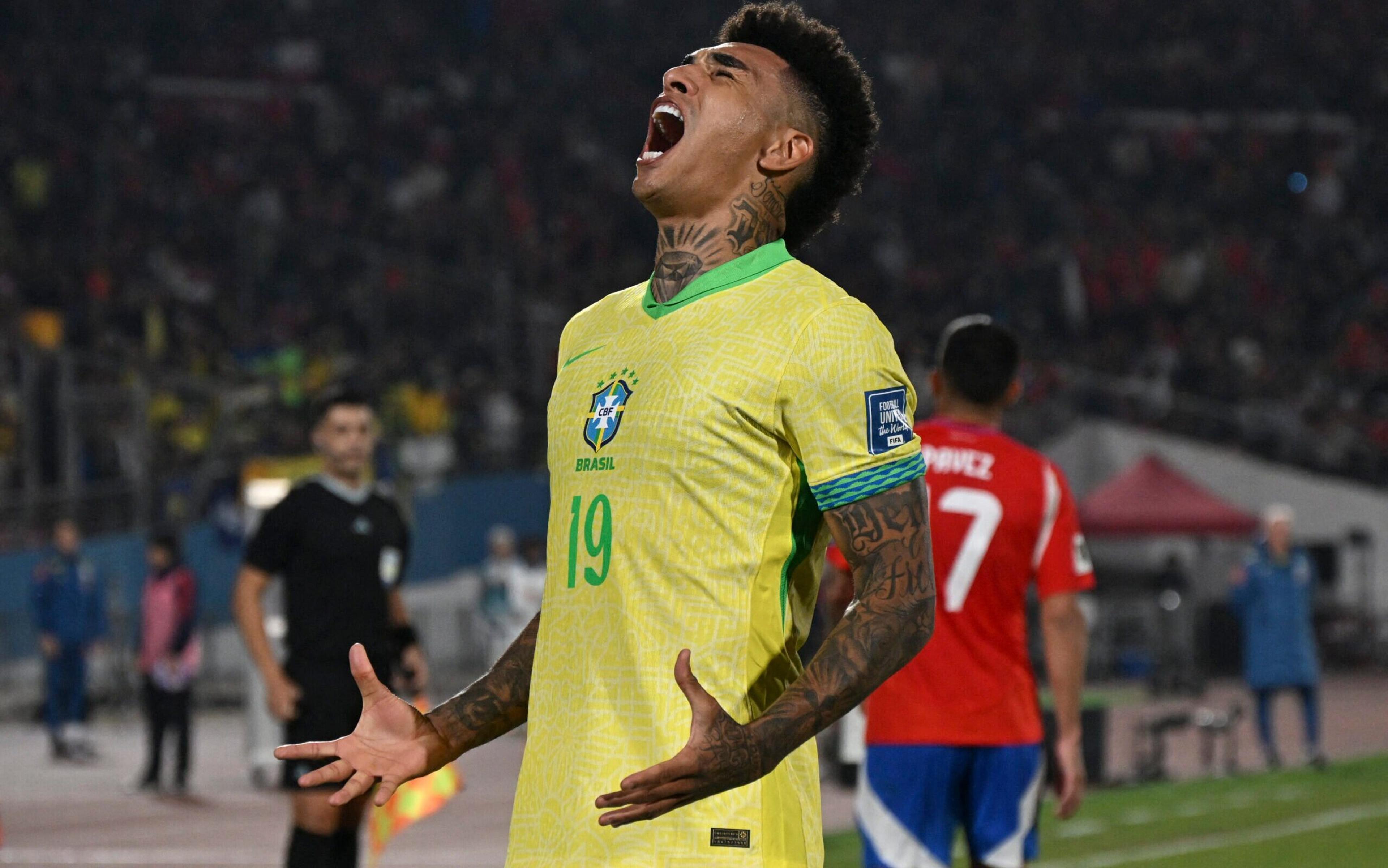 Dupla do Botafogo decide, e Brasil vence o Chile pelas Eliminatórias