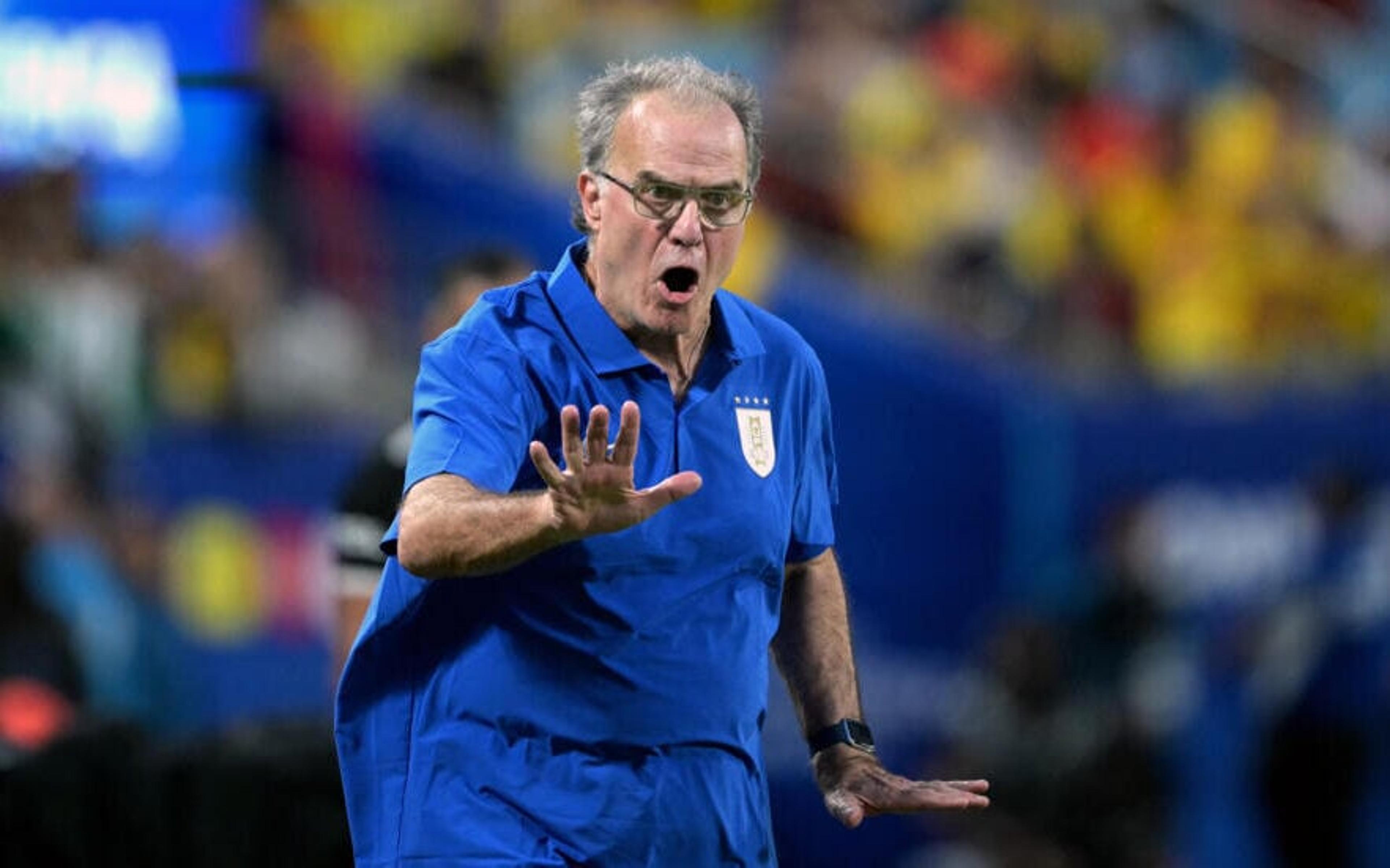 Suárez coloca Bielsa na berlinda, e Uruguai tenta contornar crise internamente