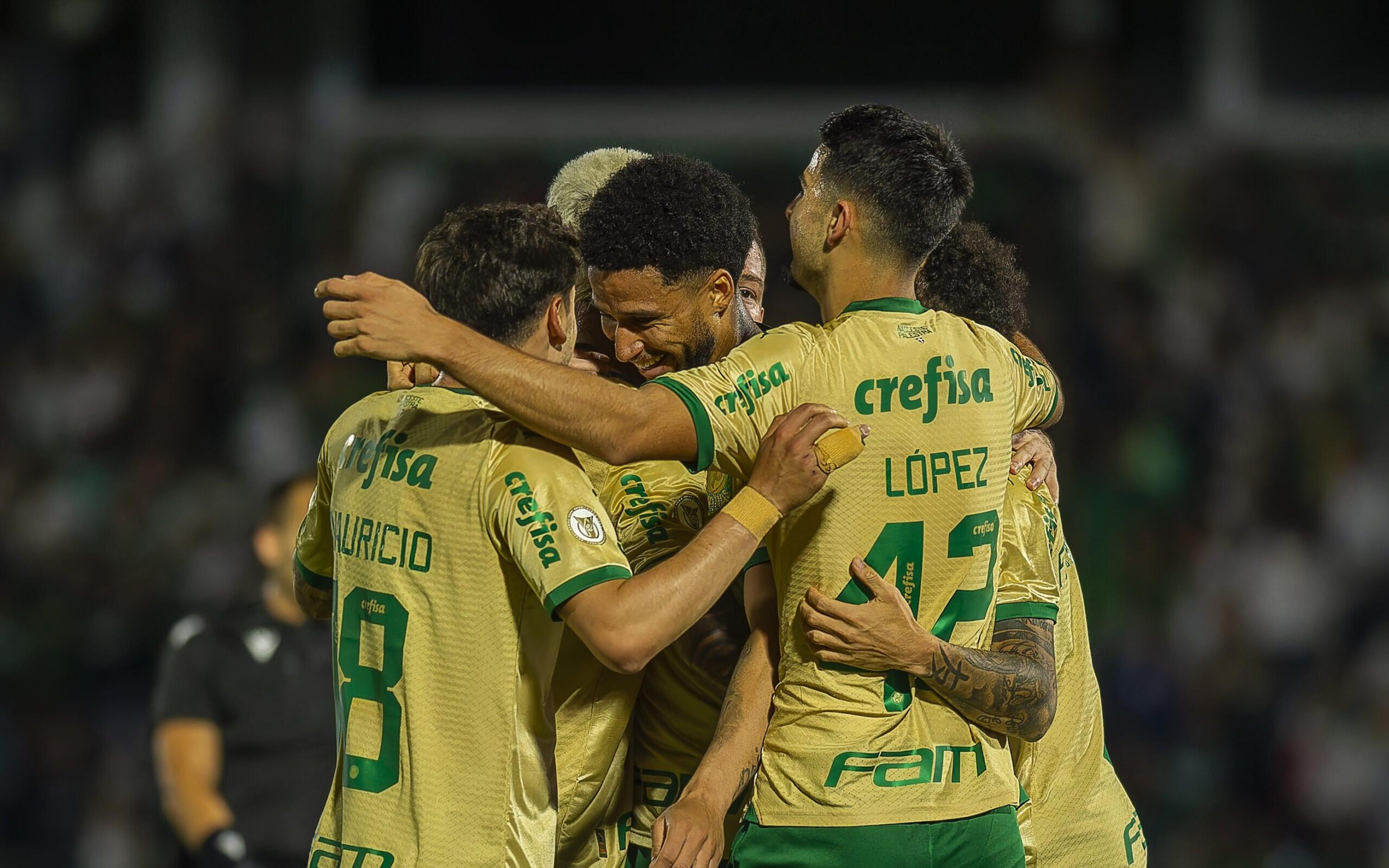 Camisa dourada vira amuleto do Palmeiras na reta final do Brasileirão