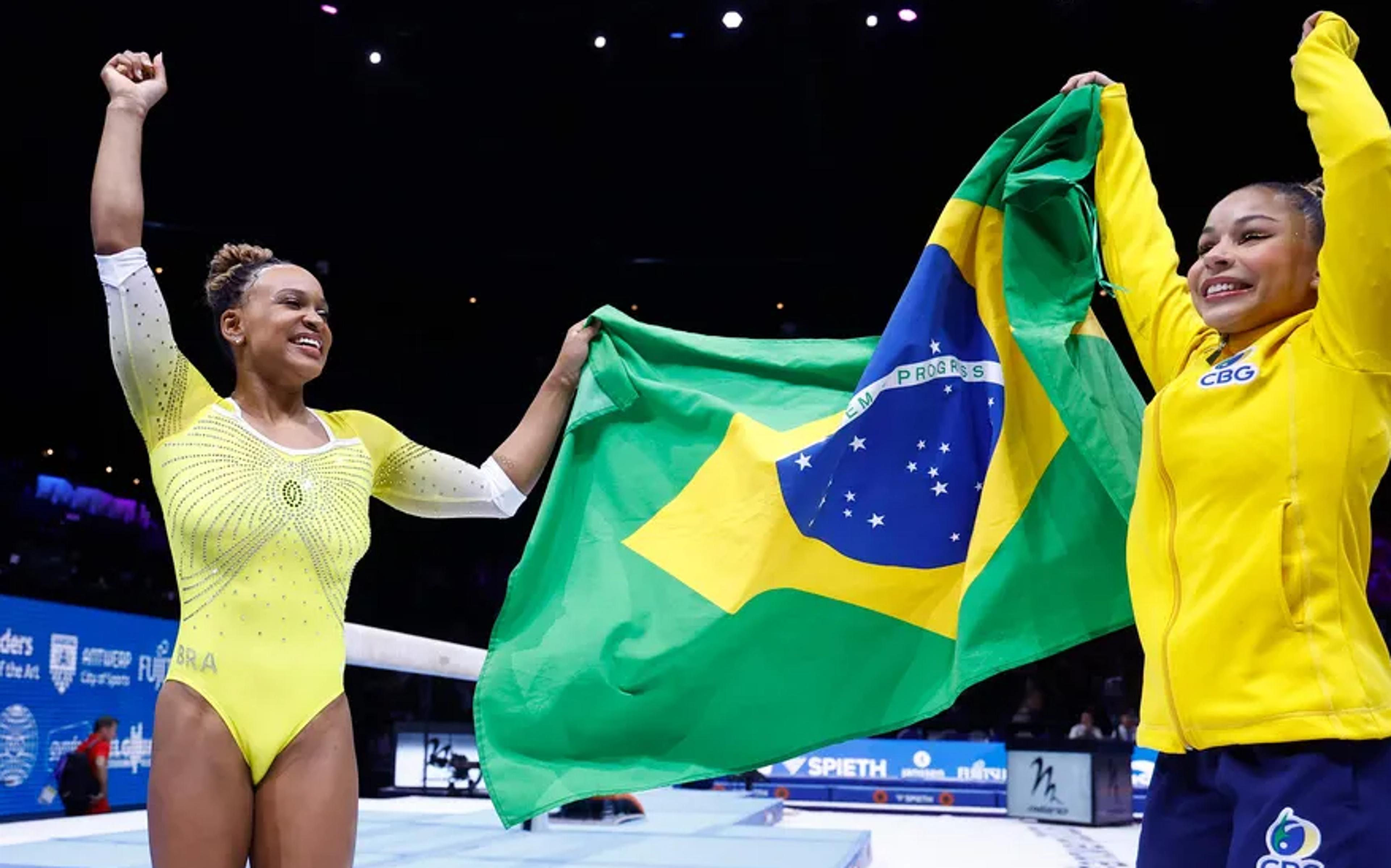 Rebeca Andrade faz linda declaração para amiga de infância Flávia Saraiva