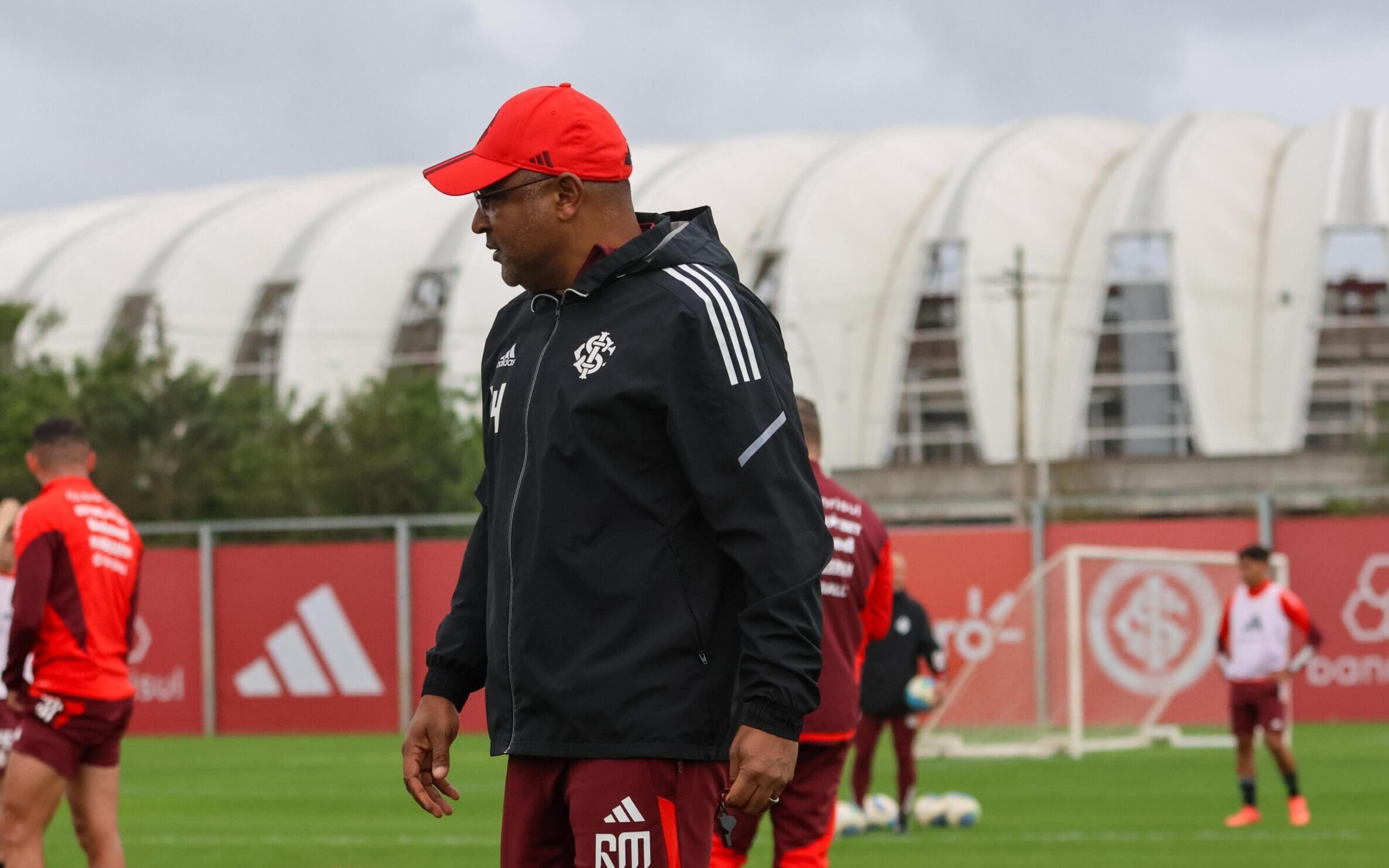 Inter treina com desfalques e Roger começa a esboçar time para enfrentar o Corinthians