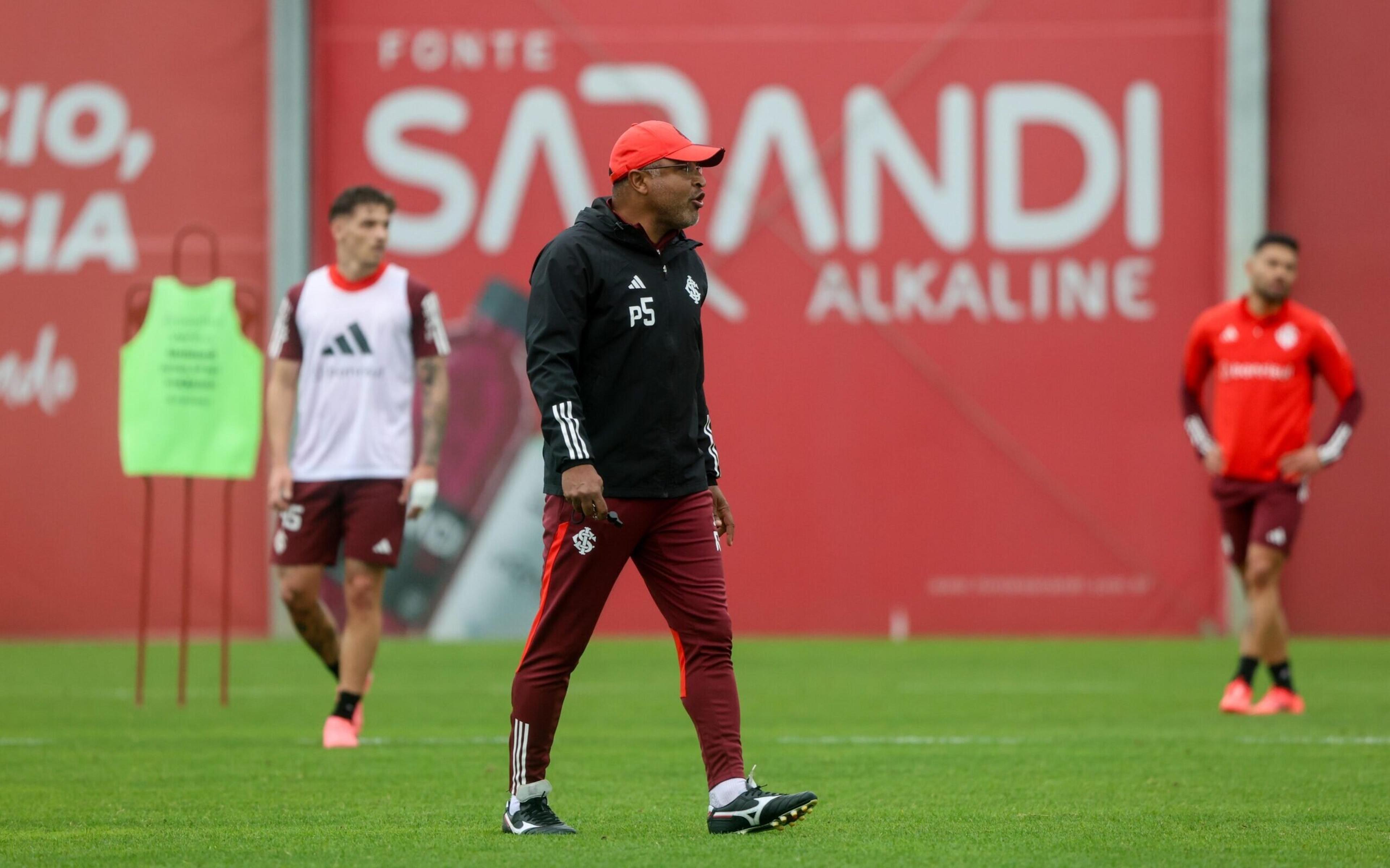 Fernando é novidade em treino do Internacional e dupla segue fora