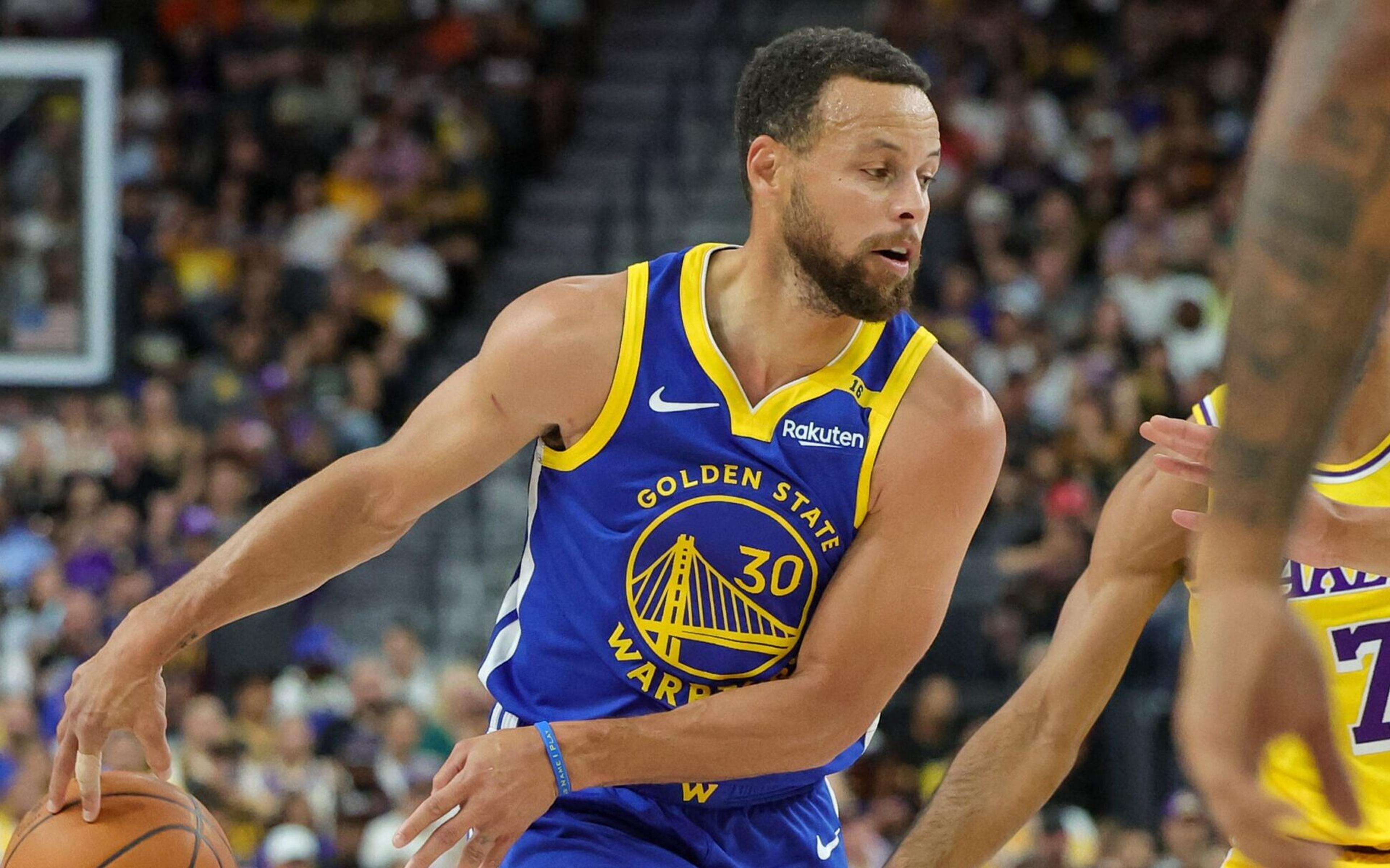 Promessa do Lakers chora ao relatar encontro com Curry na NBA