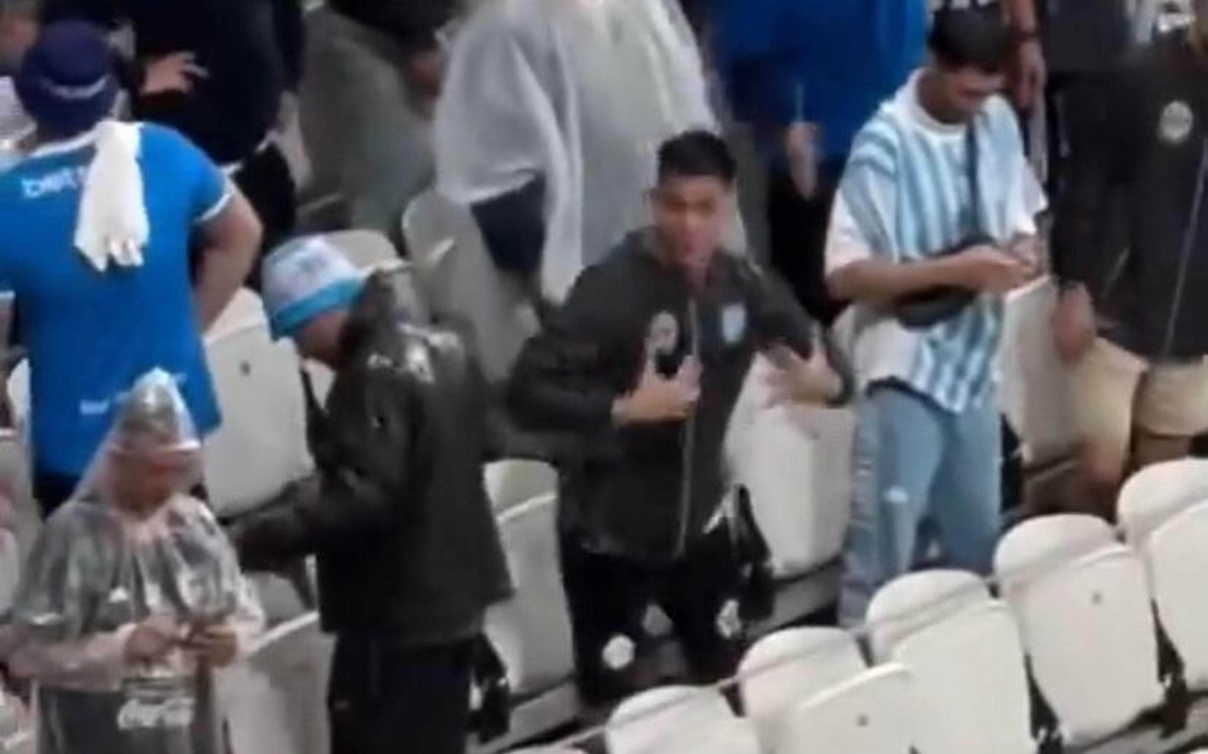 Corinthians identifica ato racista de torcedor do Racing; veja vídeo