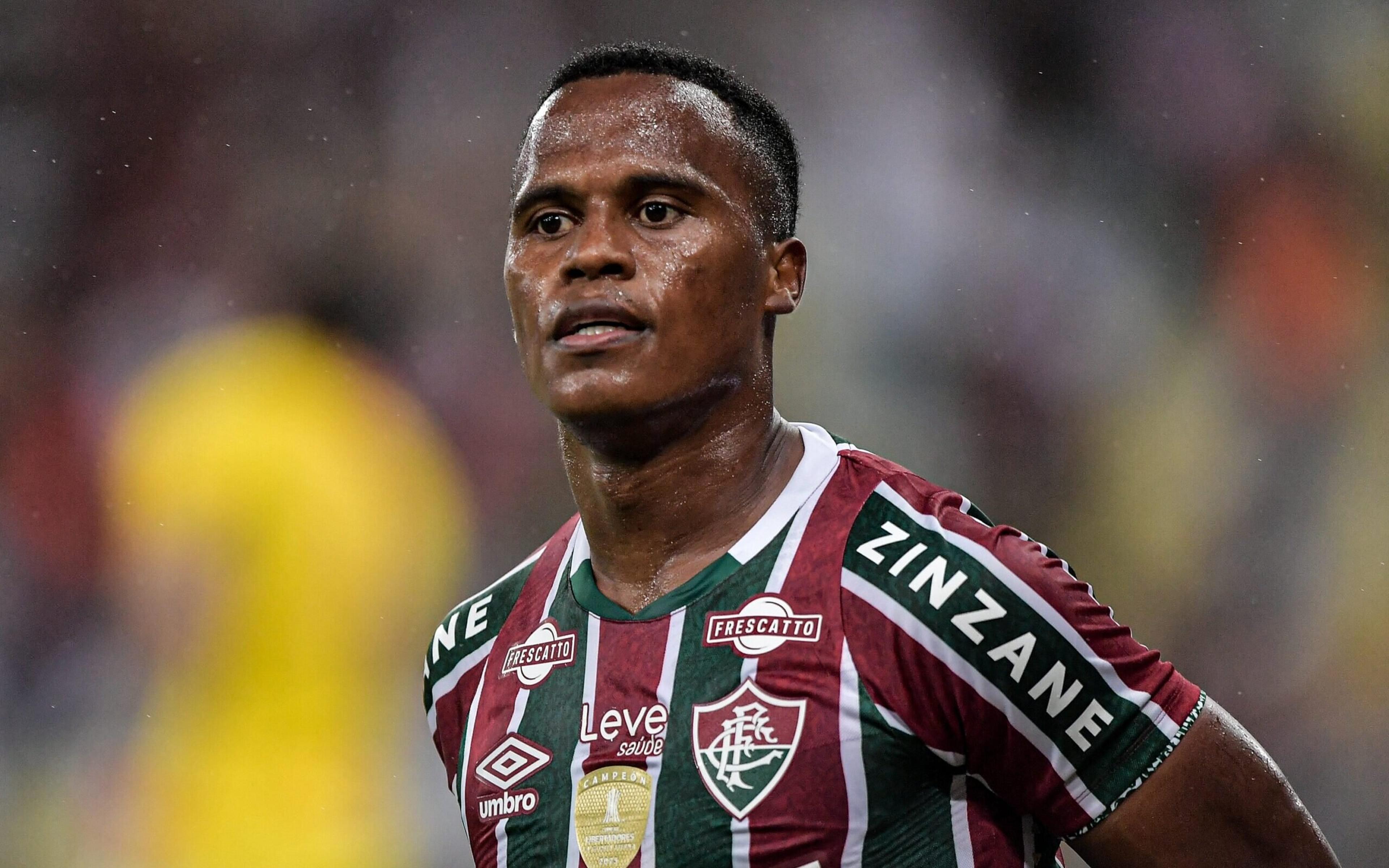 Arias exalta Diniz e abre o jogo sobre possível saída do Fluminense