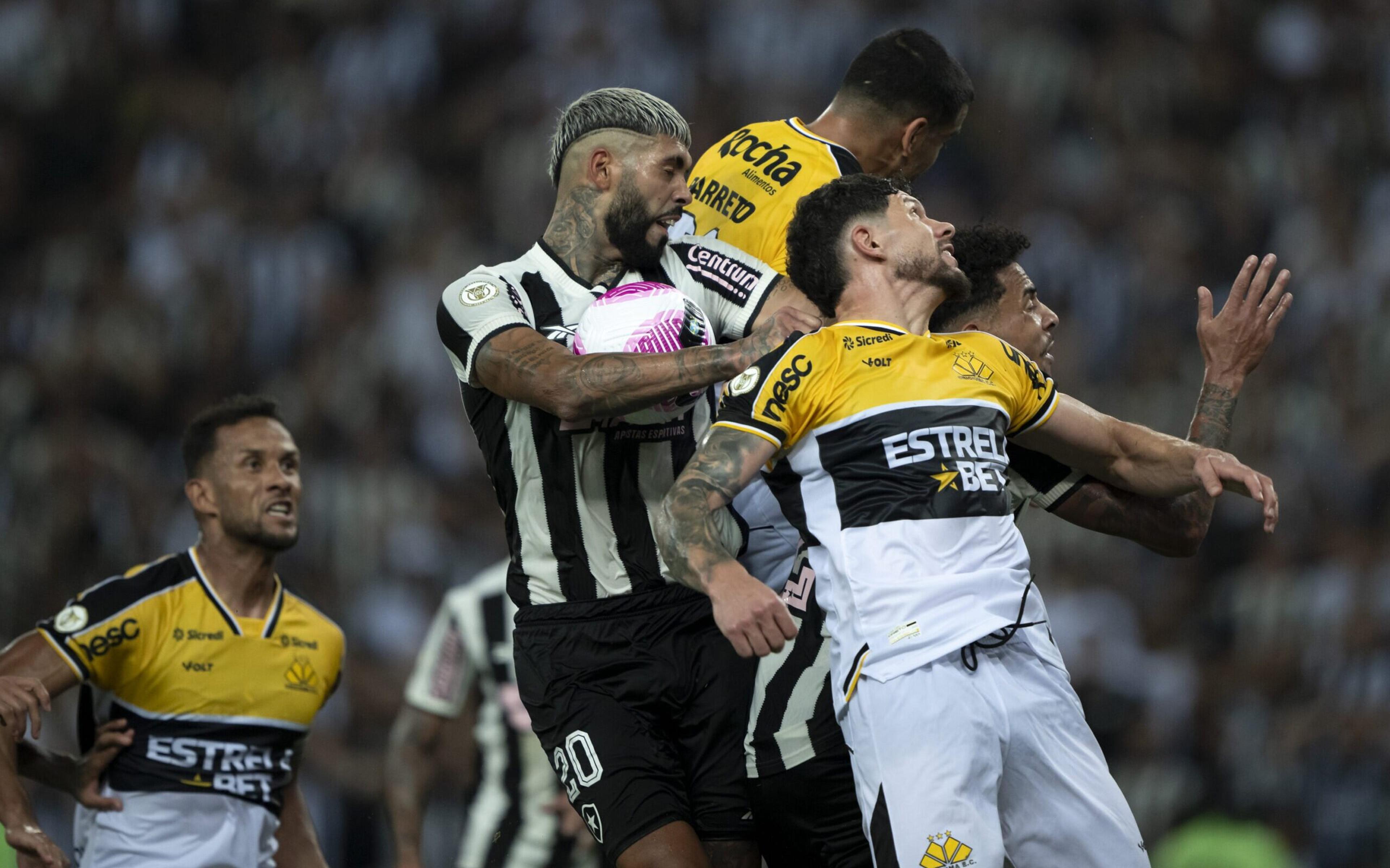 Tropeço no Rio faz Botafogo ‘reviver fantasma’ no Brasileirão?