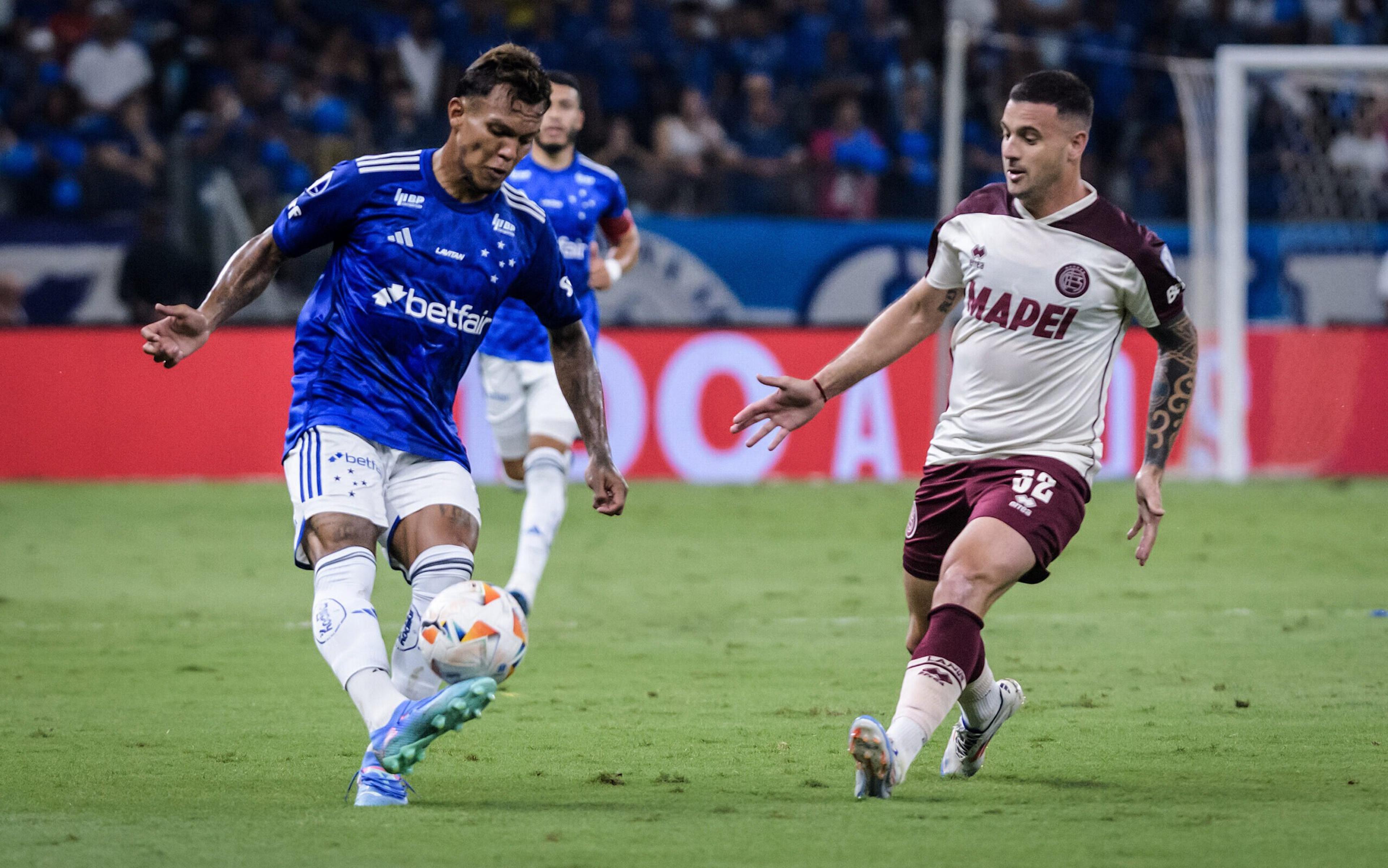 Lanús x Cruzeiro: onde assistir, horário e escalações do jogo pela Sul-Americana