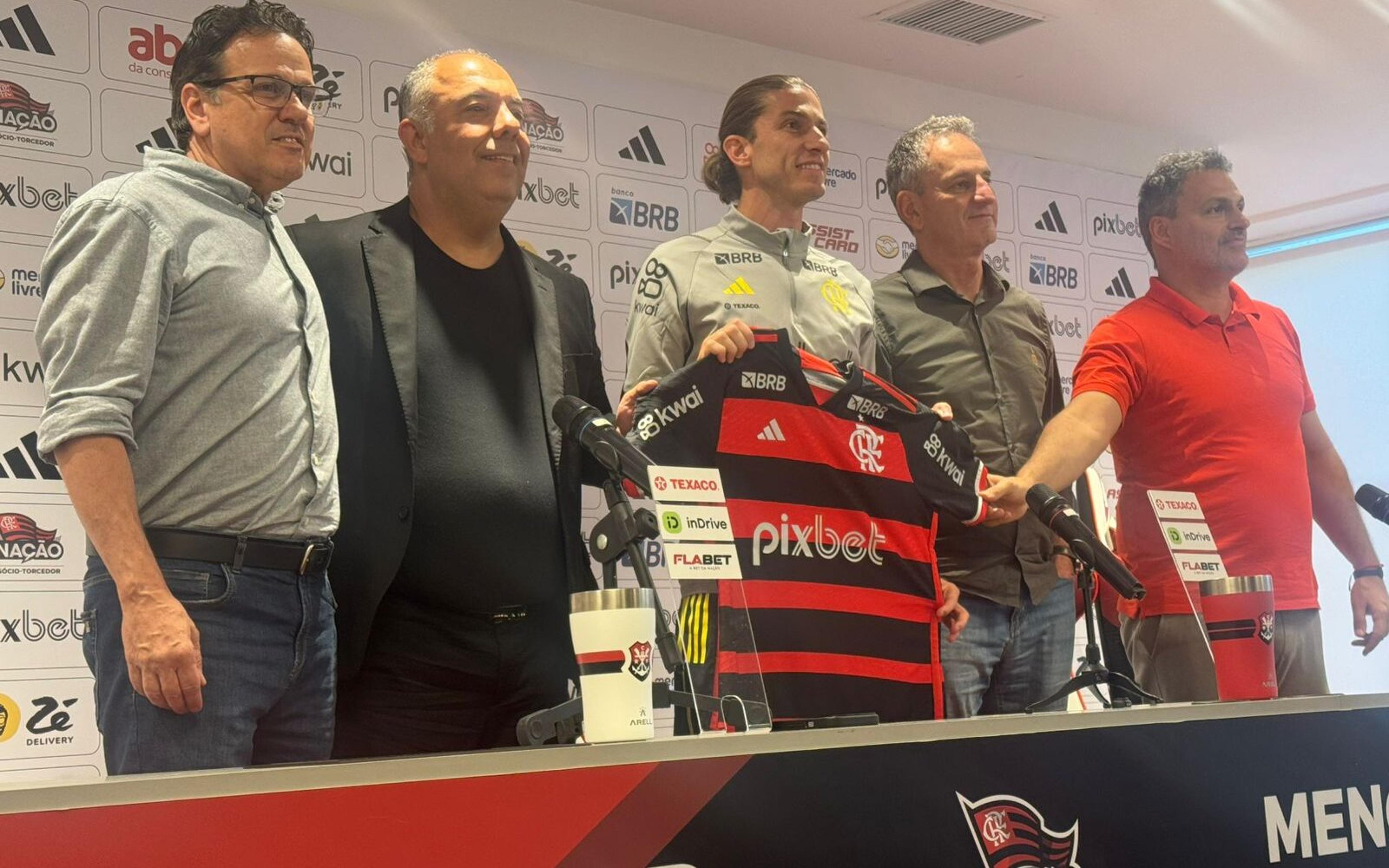 Filipe Luís prega união em apresentação no Flamengo: ‘Preciso de todos’