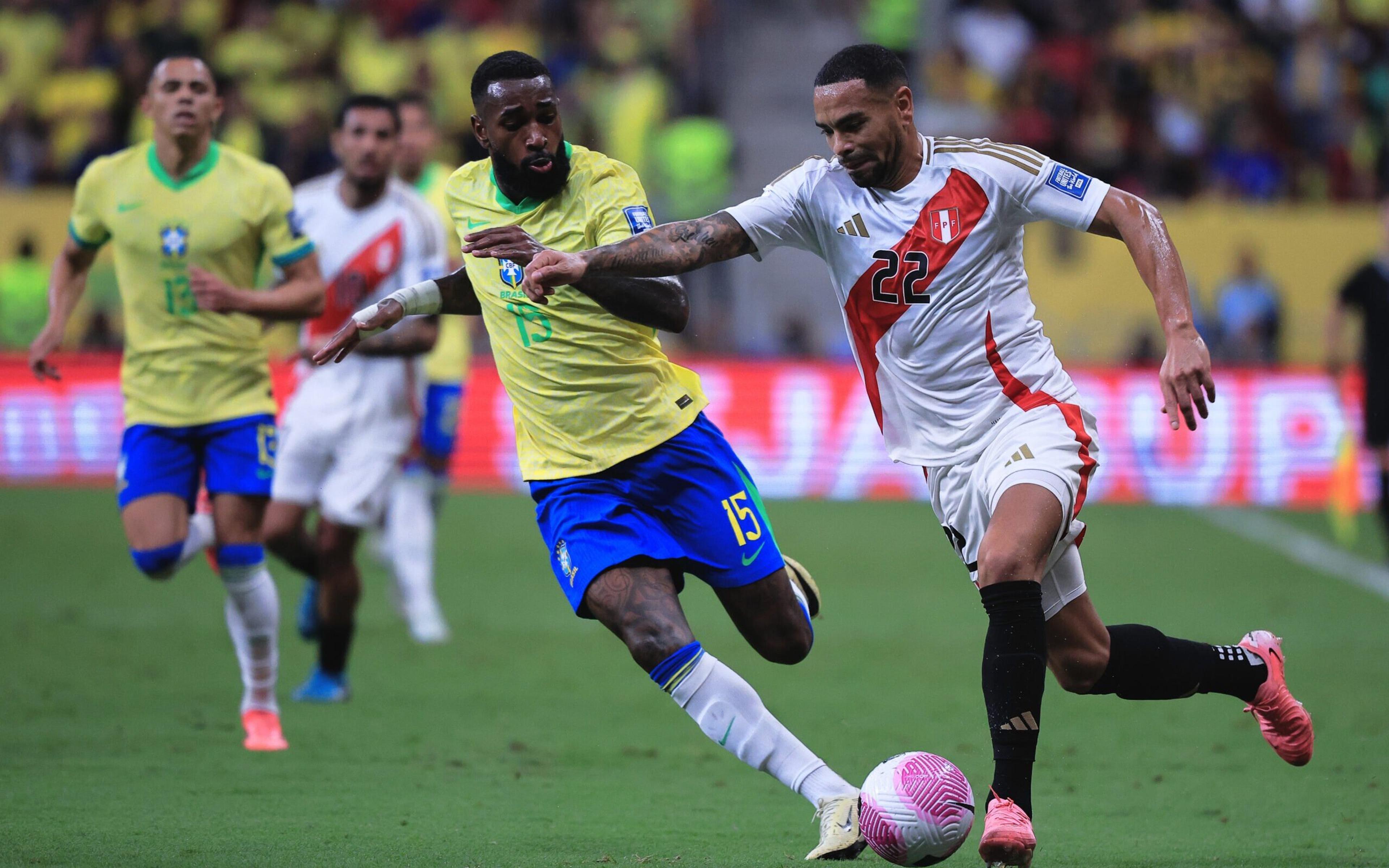 Gerson sente dores e avalia condições de jogar em Flamengo x Fluminense